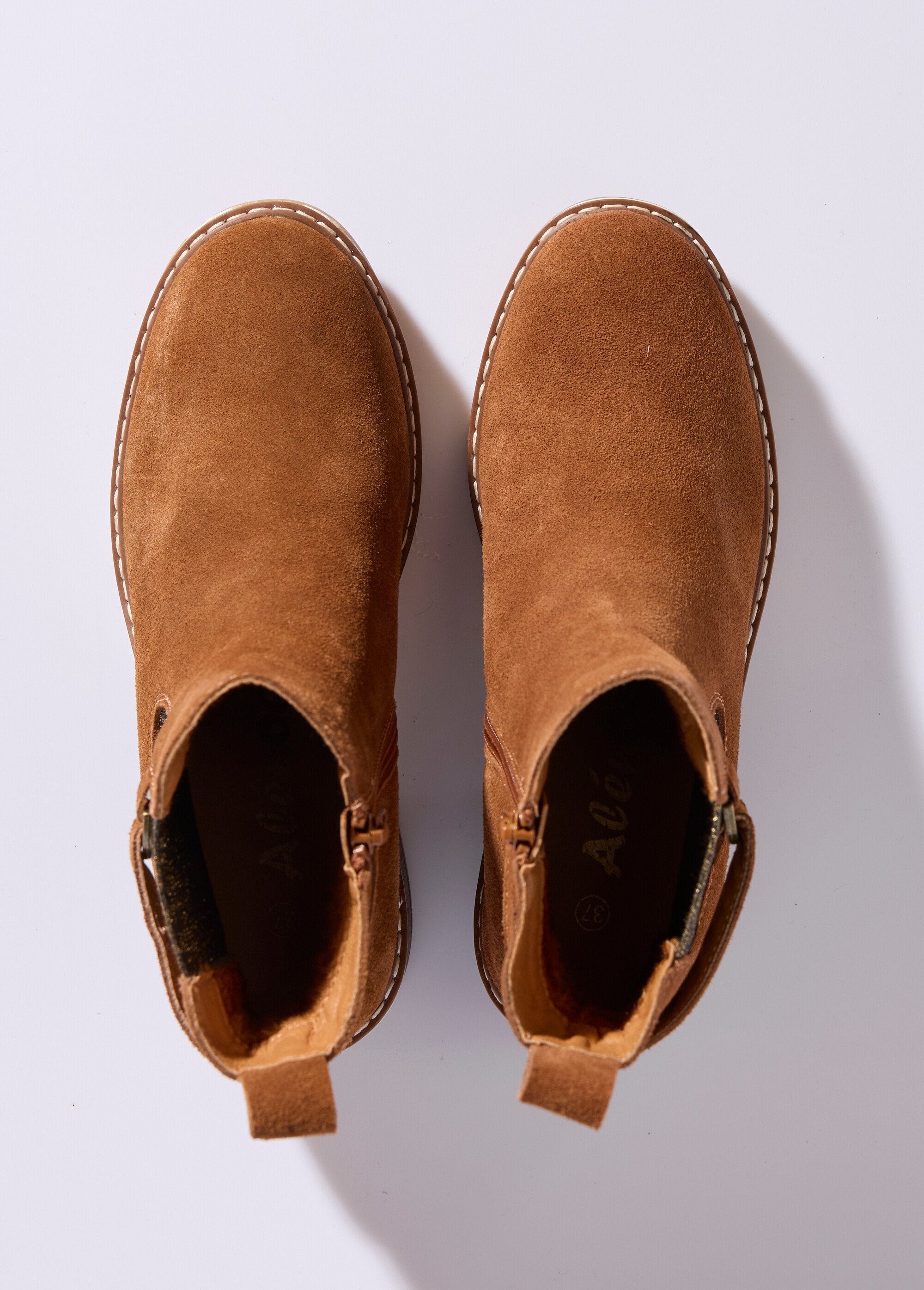 Camargue-inspired_leather_boots_camel_OV1_slim