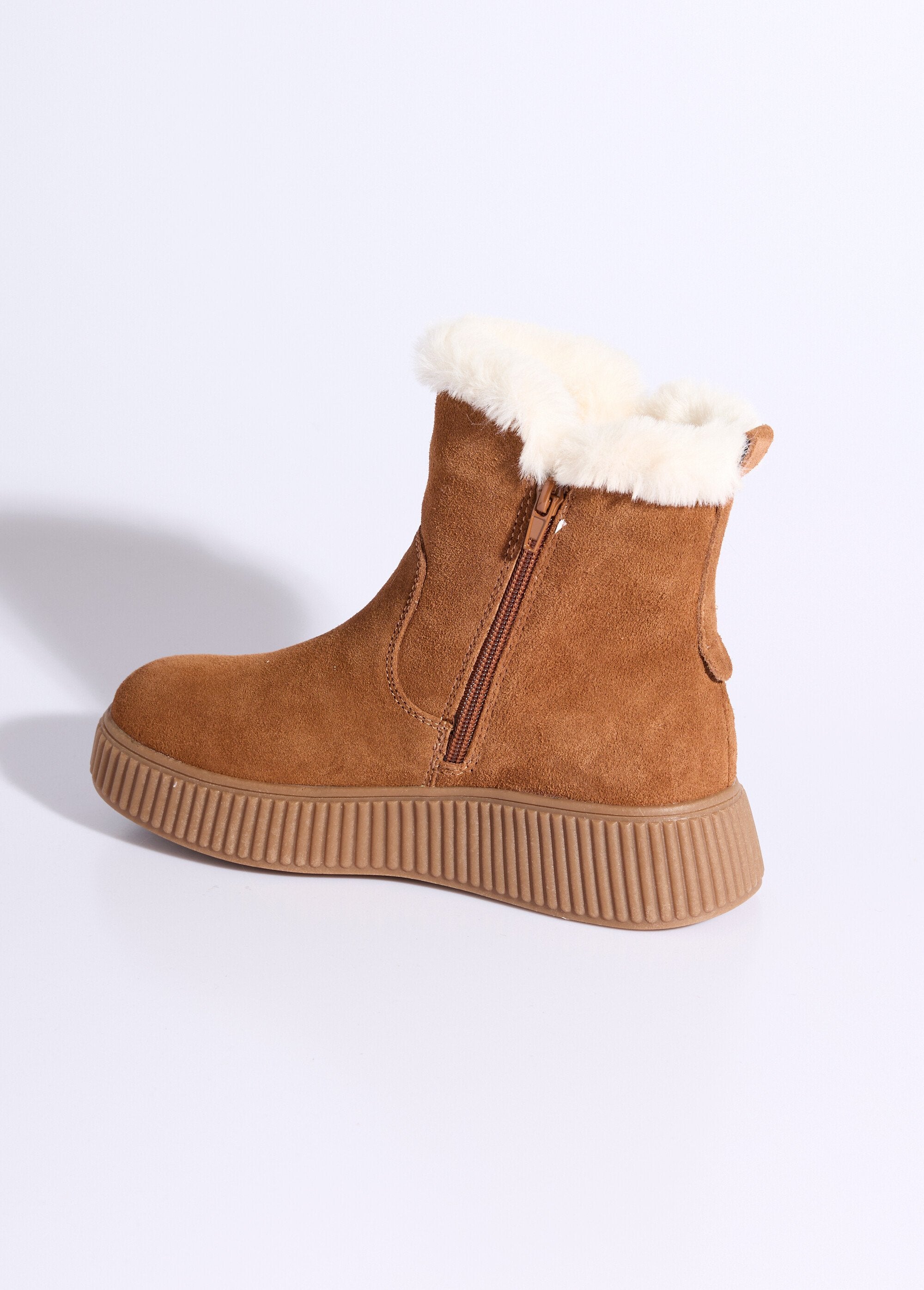 Fur-lined_leather_boots_with_thick_soles_camel_DO1_slim