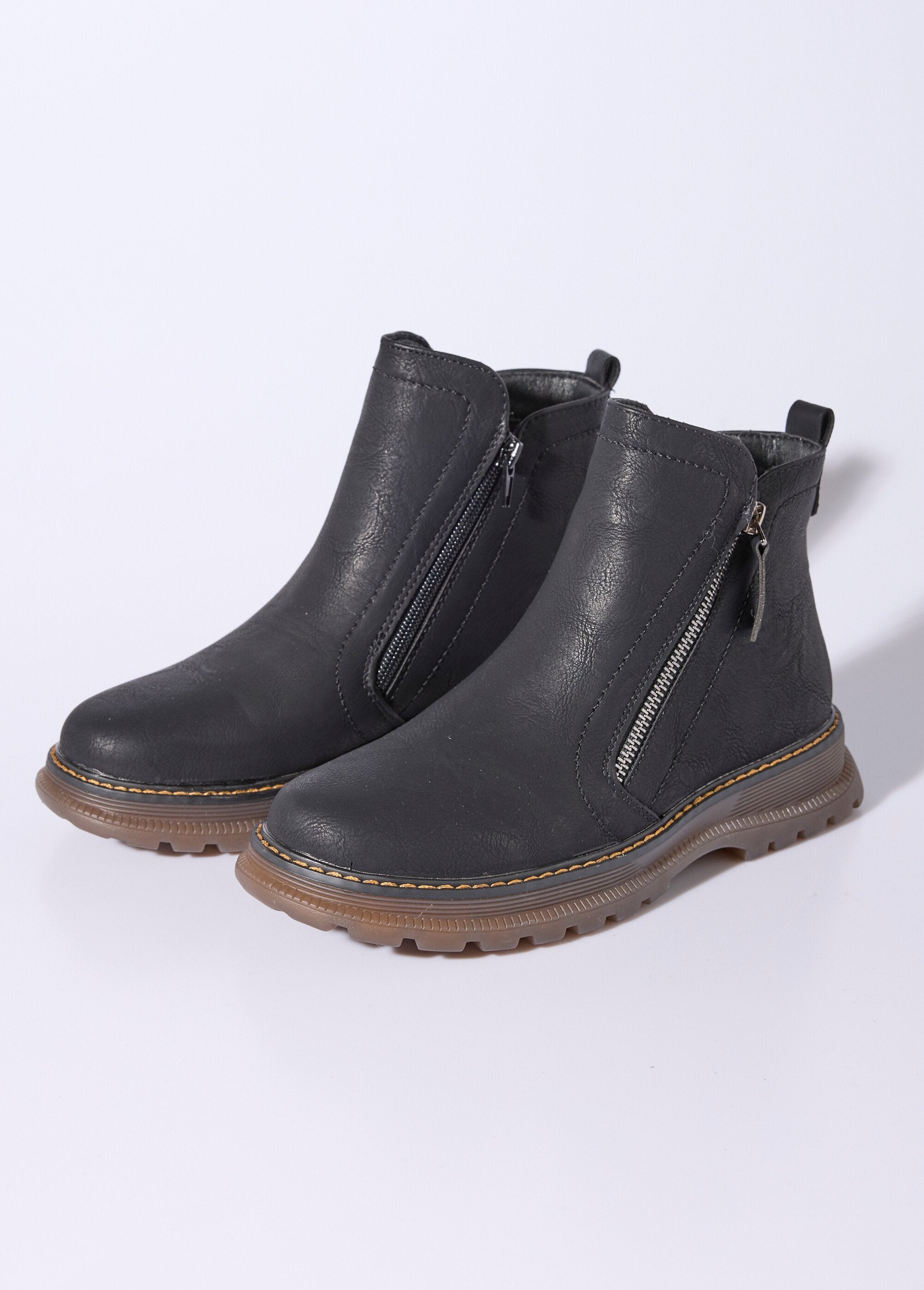Zipped_boots_with_contrasting_stitching_Black_DE1_slim