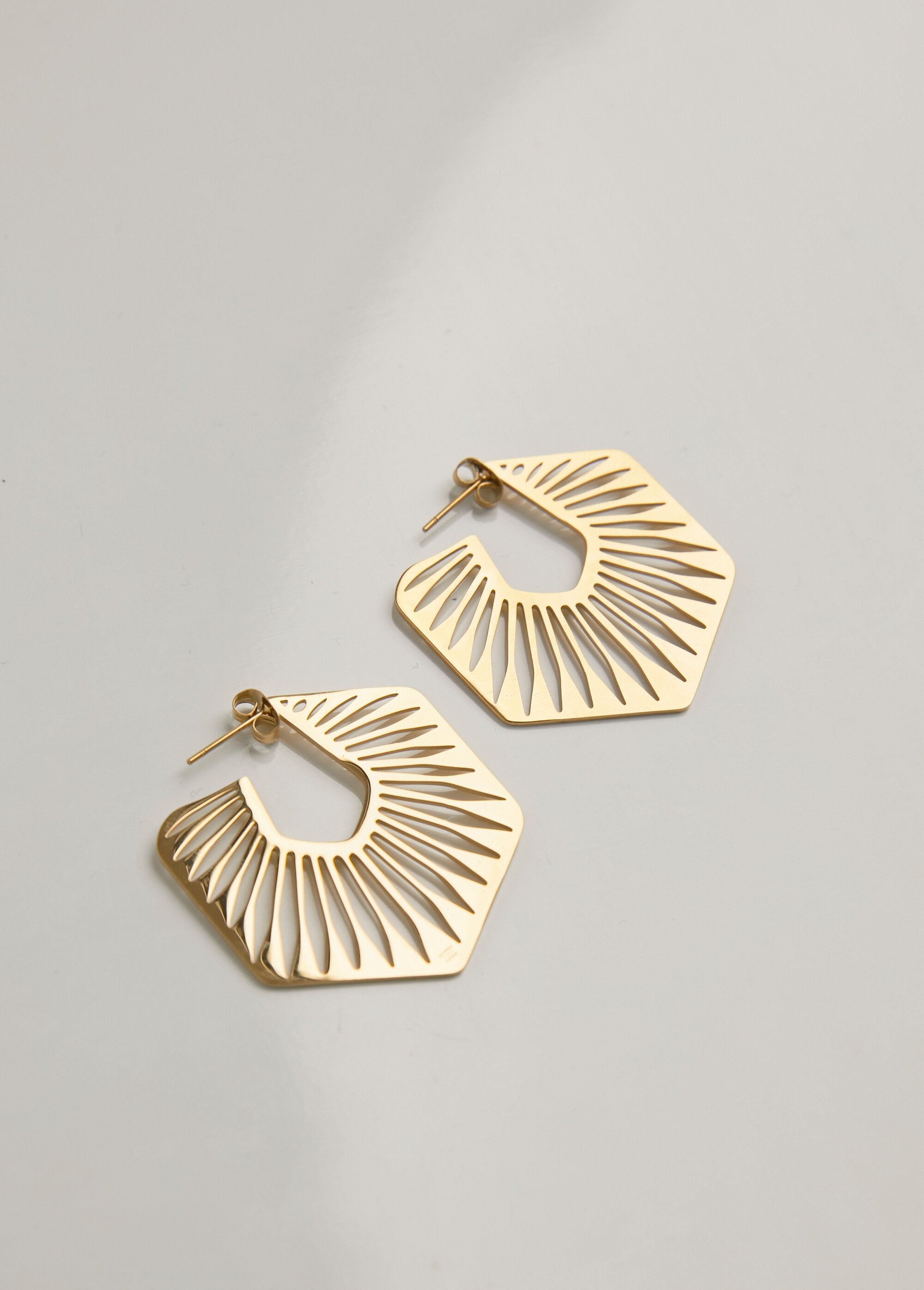 Geometric_steel_earrings_Golden_DE1_slim