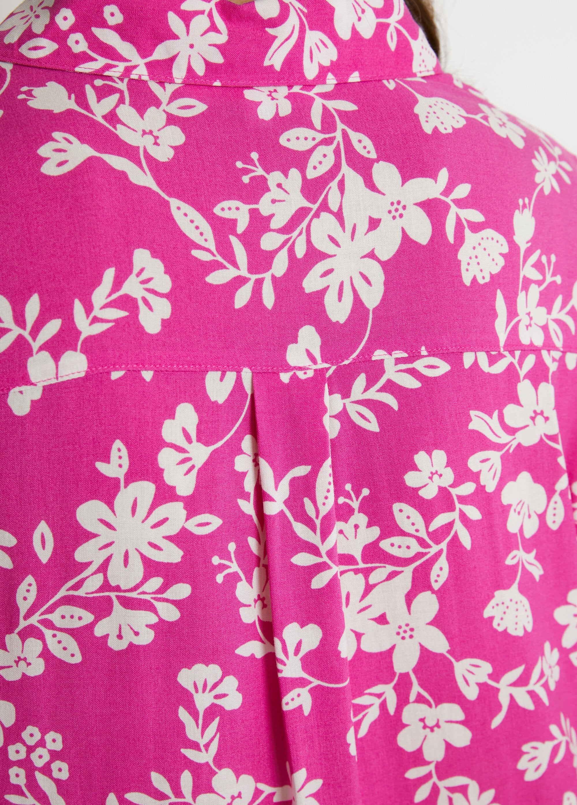 Printed_blouse_with_3/4_sleeves_and_longer_back_Fuchsia_and_white_DE4_slim