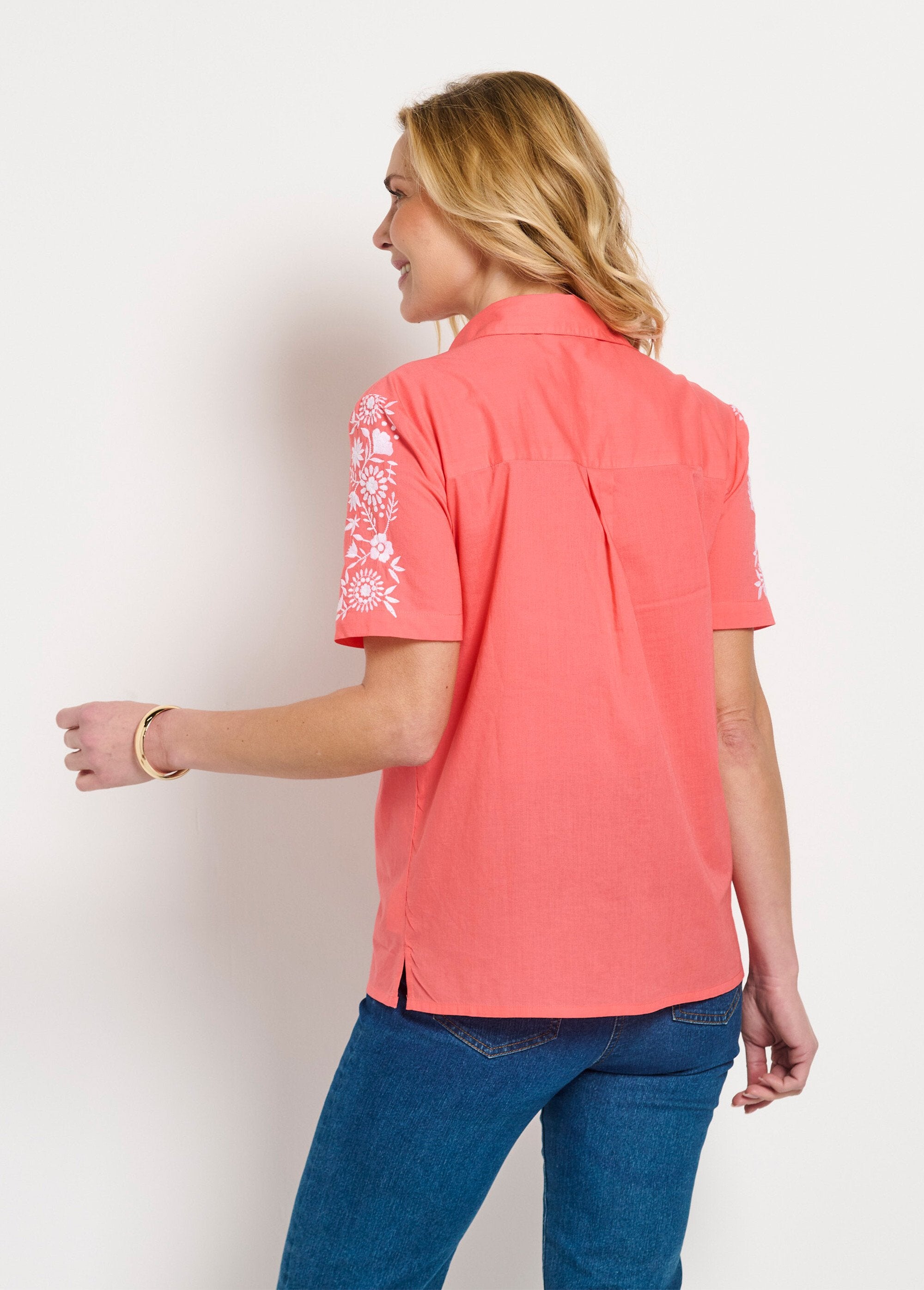 Long_embroidered_cotton_blouse_with_short_sleeves_Coral_and_white_DO1_slim