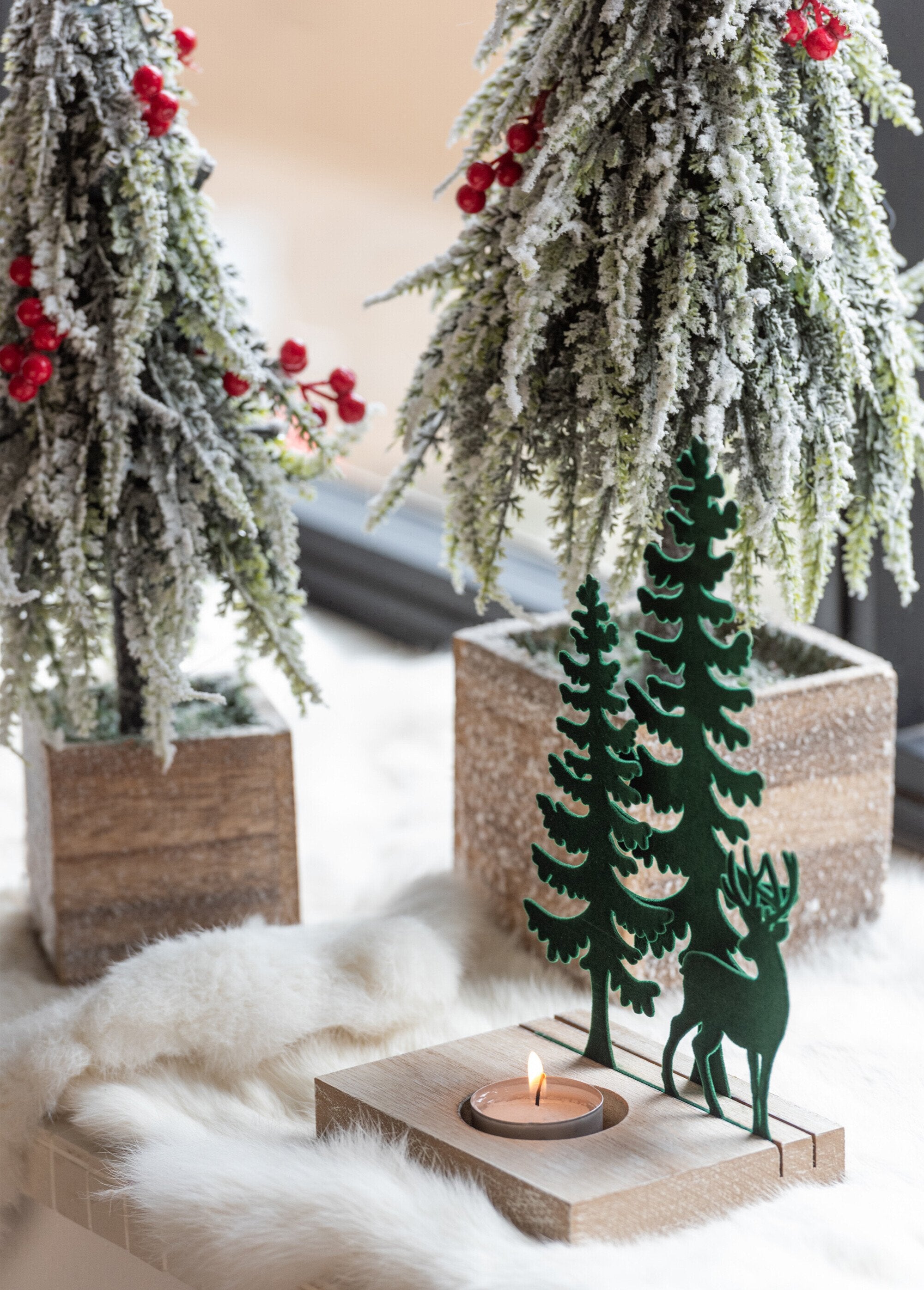 Christmas_glass_tea_light_holder_with_metal_scene_Green_DE3_slim