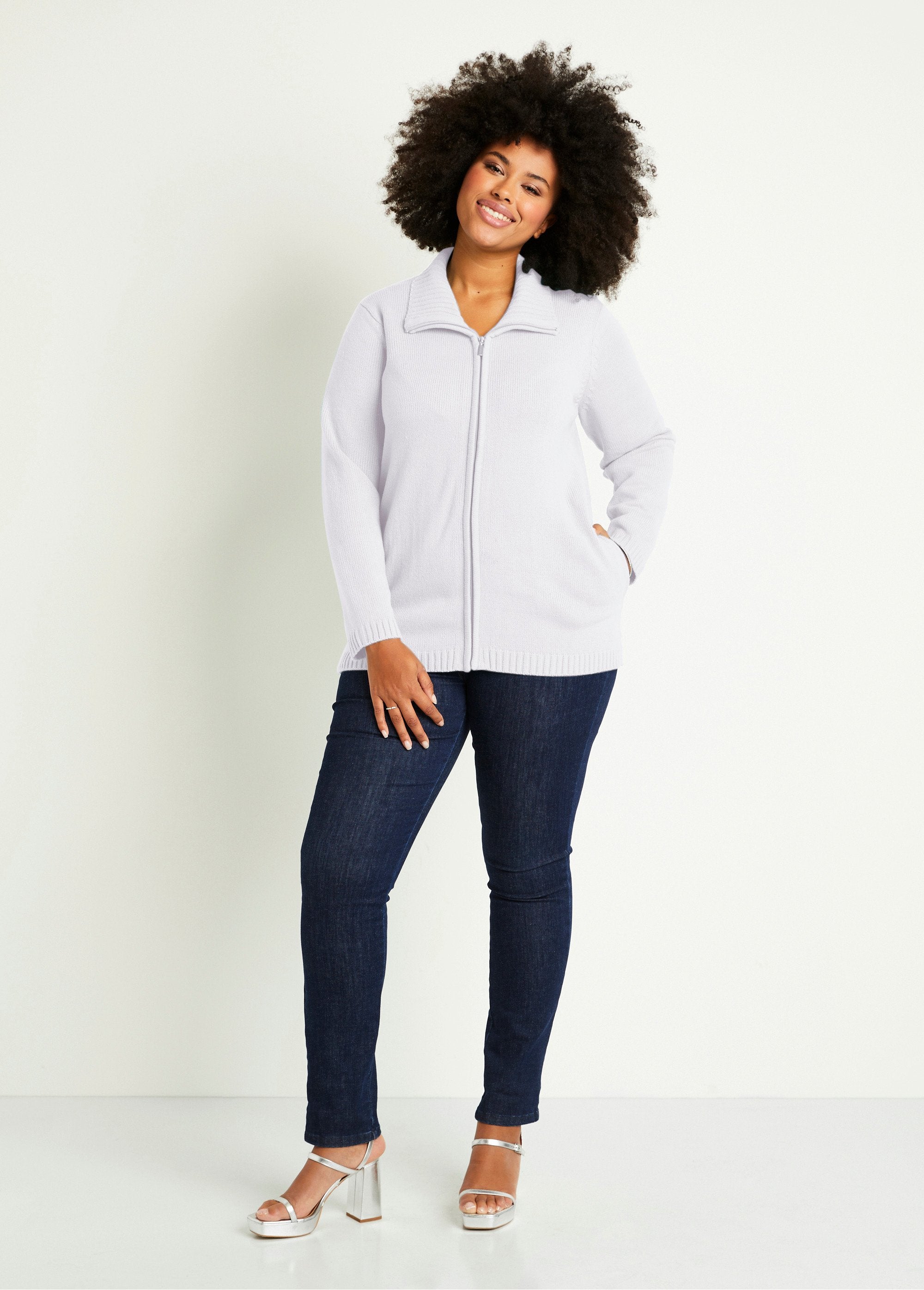 Long_plain_zipped_vest_with_high_collar_White_SF1_curvy