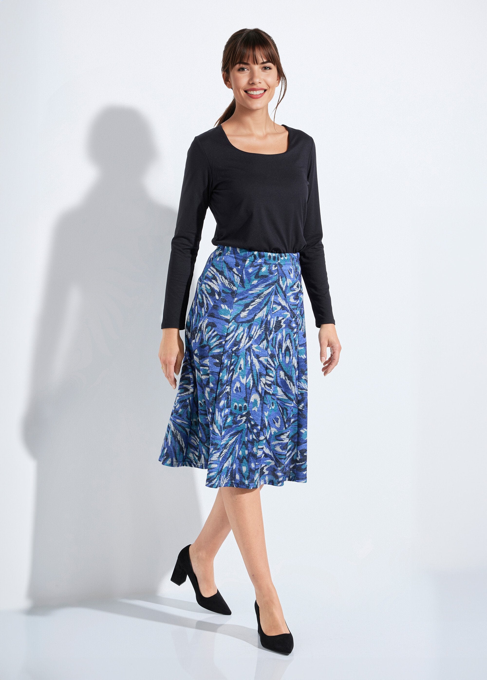 Mid-length_flared_skirt_in_warm_printed_knit_Blue_print_SF1_slim