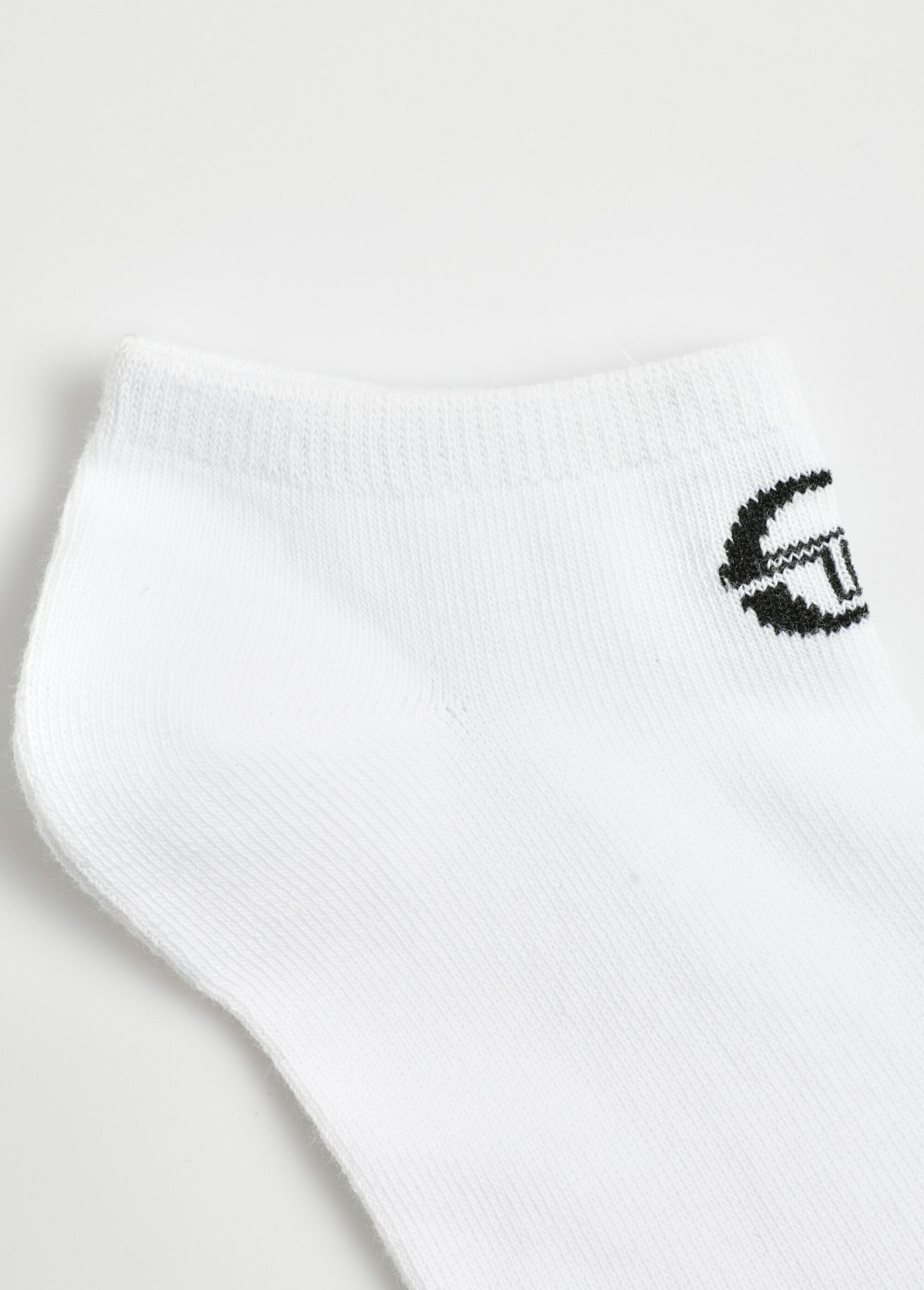 Pack_of_3_short_socks_with_logo_White_DE3_slim