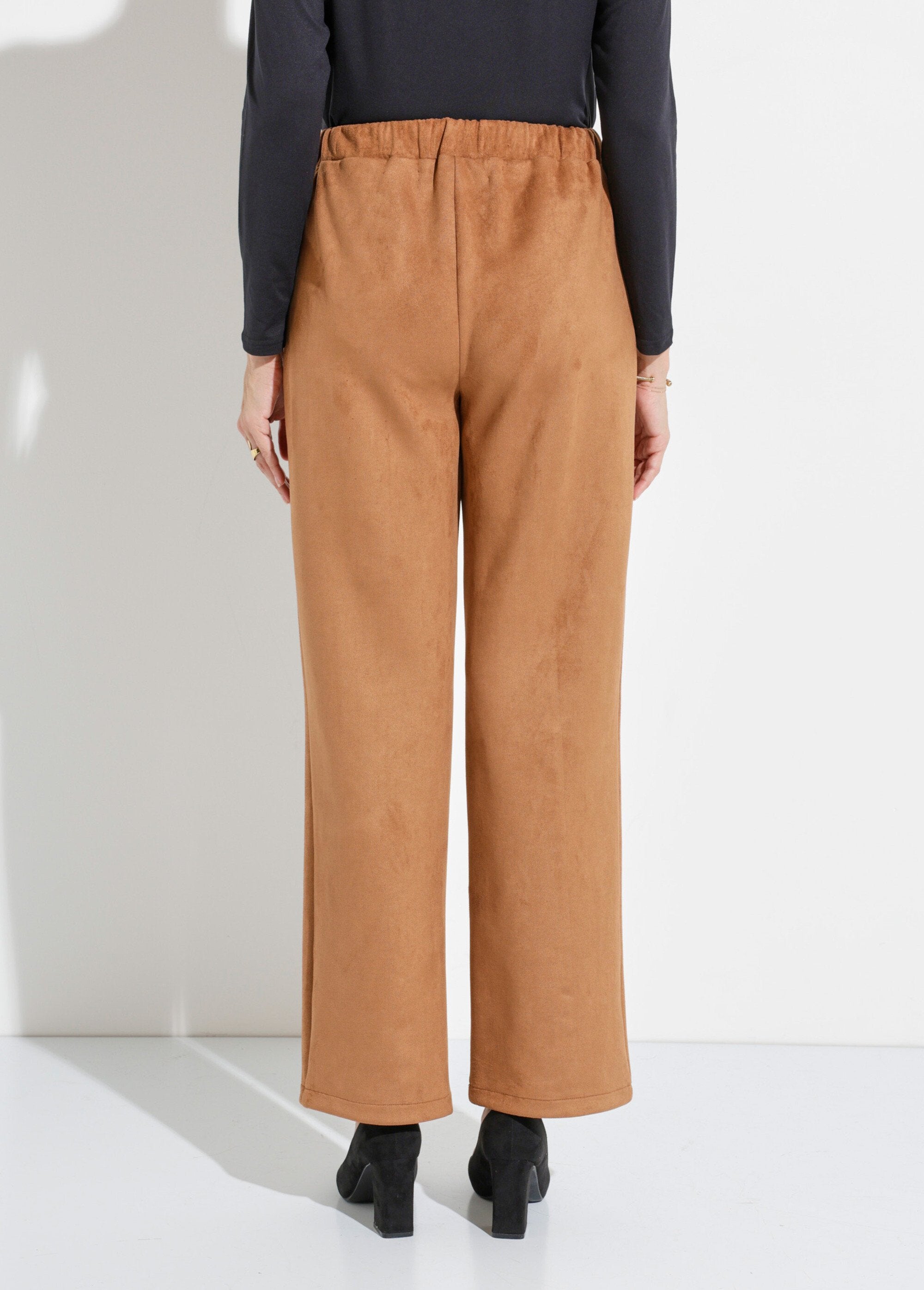 Straight-leg_trousers_with_elasticated_waistband_in_suede_fabric_camel_DO1_slim