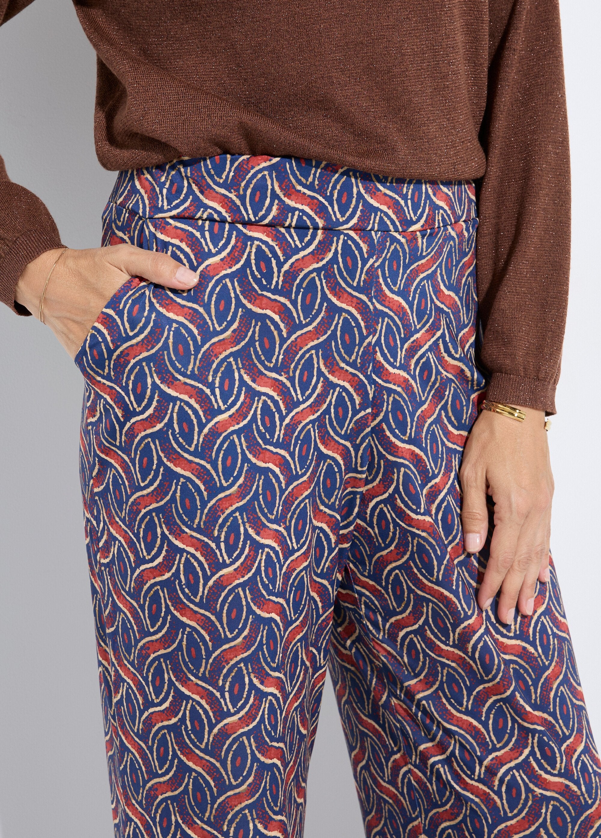 Wide_flowing_pants_with_ethnic_print_Navy_and_brick_DE1_slim
