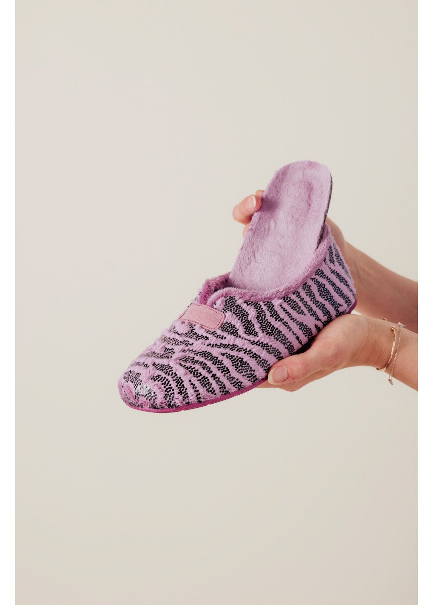 Comfort_width_slippers_in_plush_mesh_Pink_DR1_slim