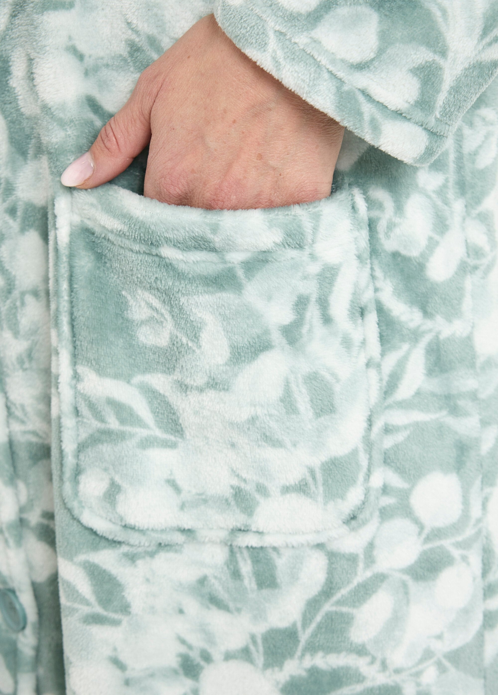 Fleece-printed_plush_bathrobe_length_115_cm_Green_print_DE2_slim