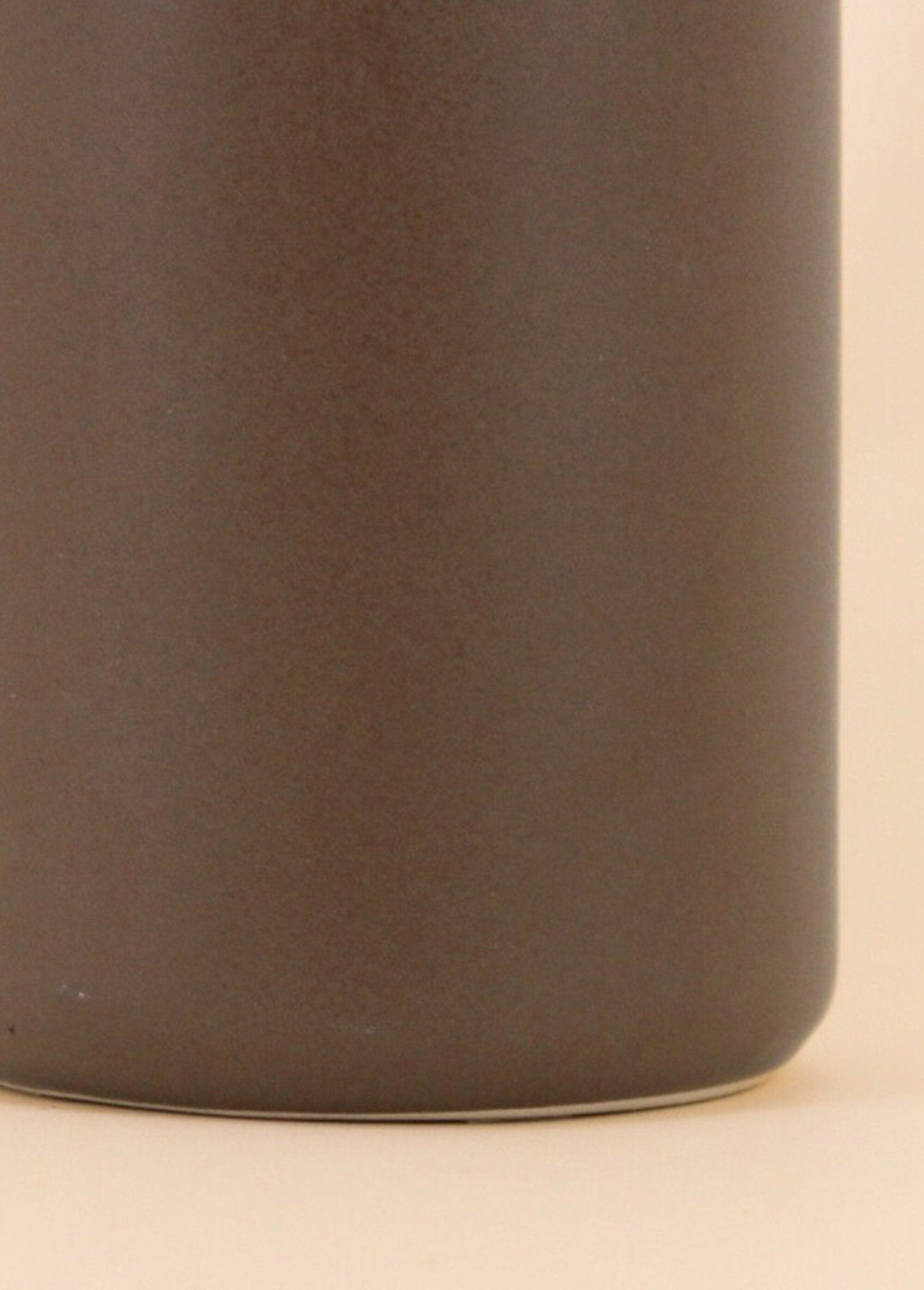 Small_ceramic_vase_with_a_clean,_dark_design_Brown_DE2_slim