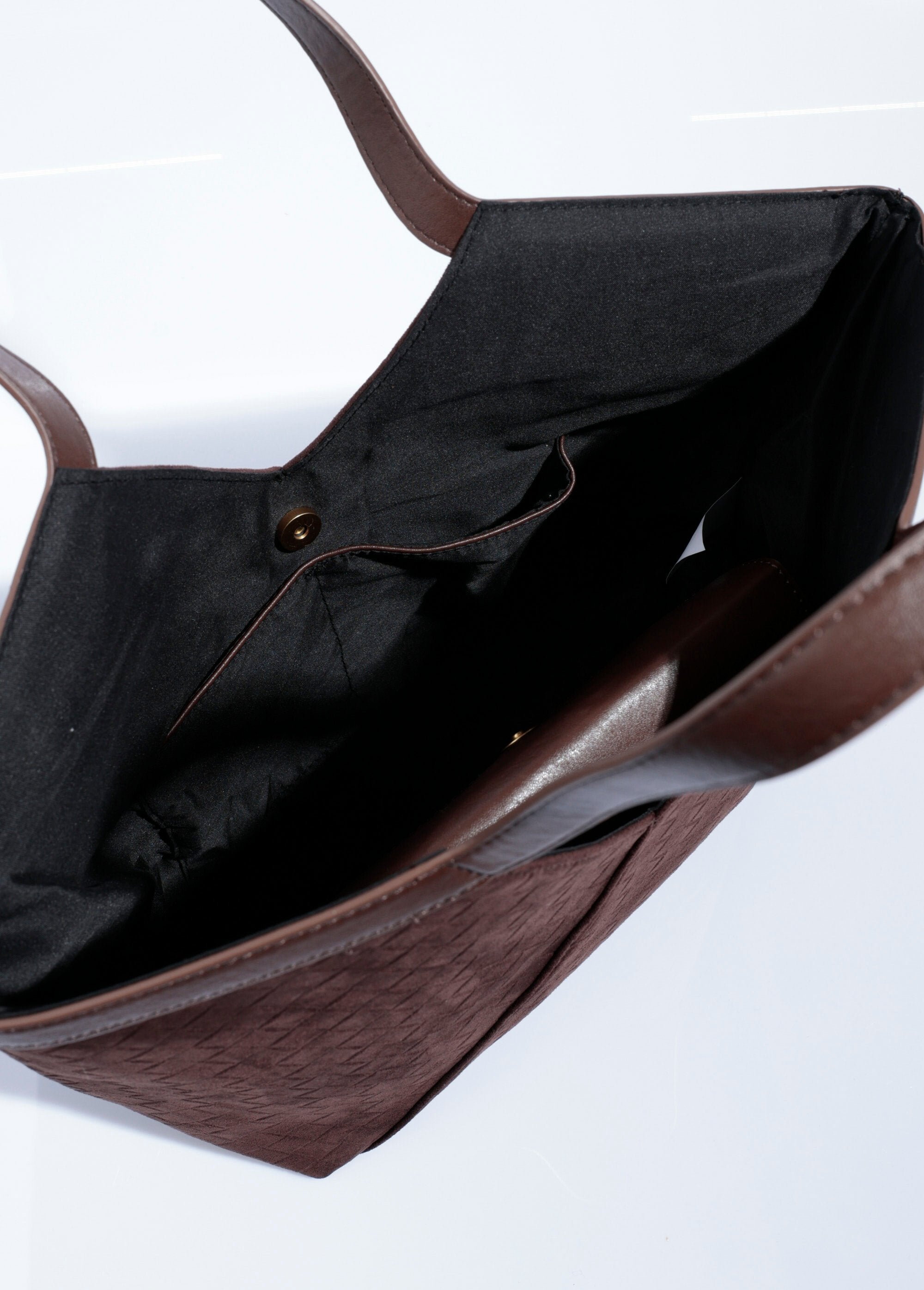 Woven_effect_suede_tote_bag_Chocolate_DE1_slim