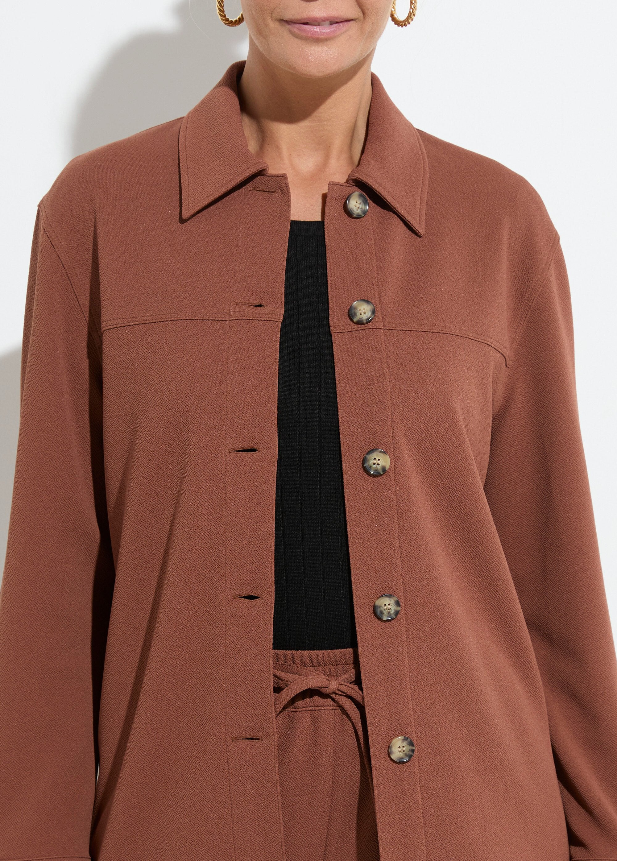 Plain_crepe_knit_buttoned_overshirt_Brown_DE1_slim