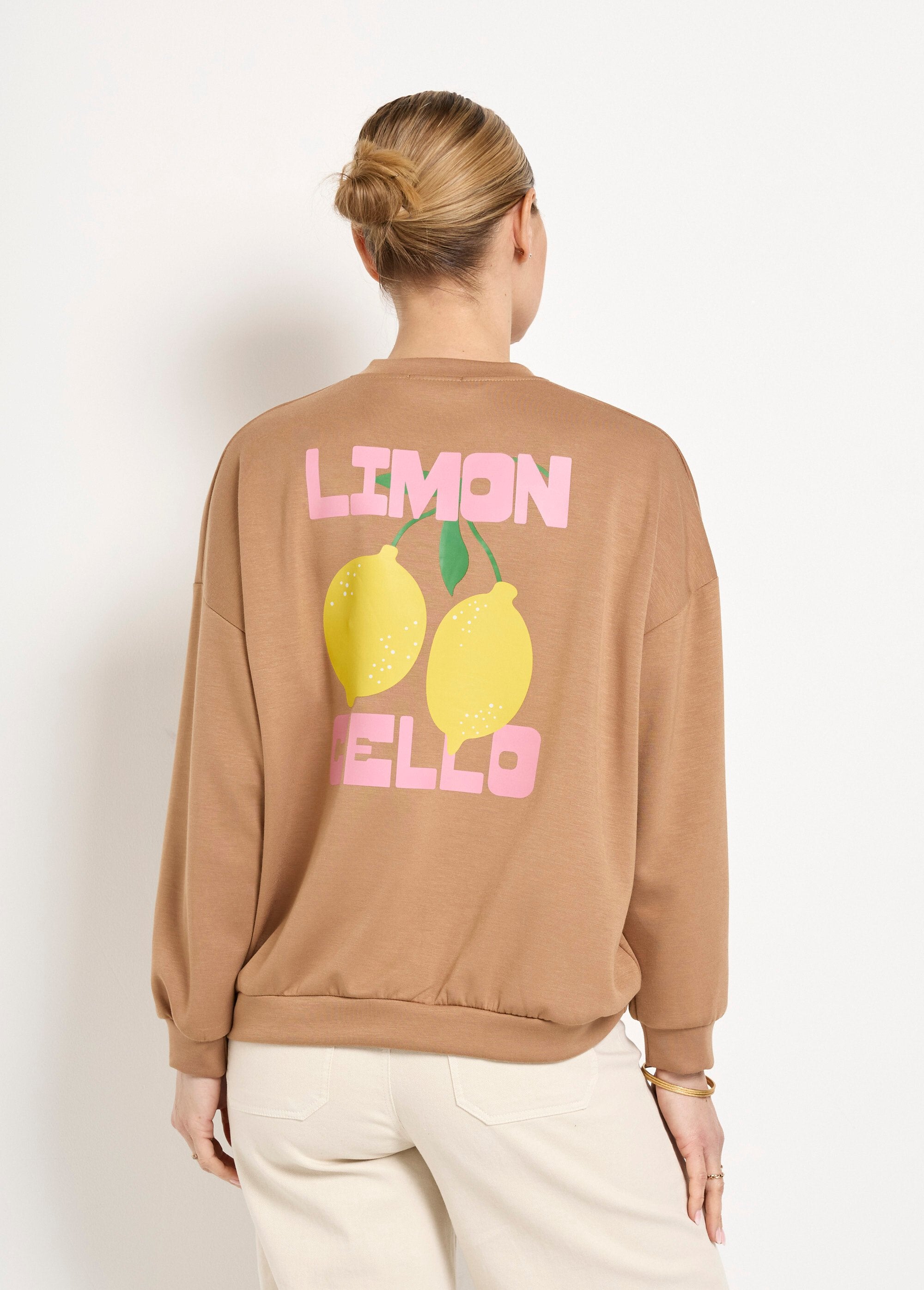 Soft_knit_lemon_pattern_round_neck_sweatshirt_camel_DO1_slim