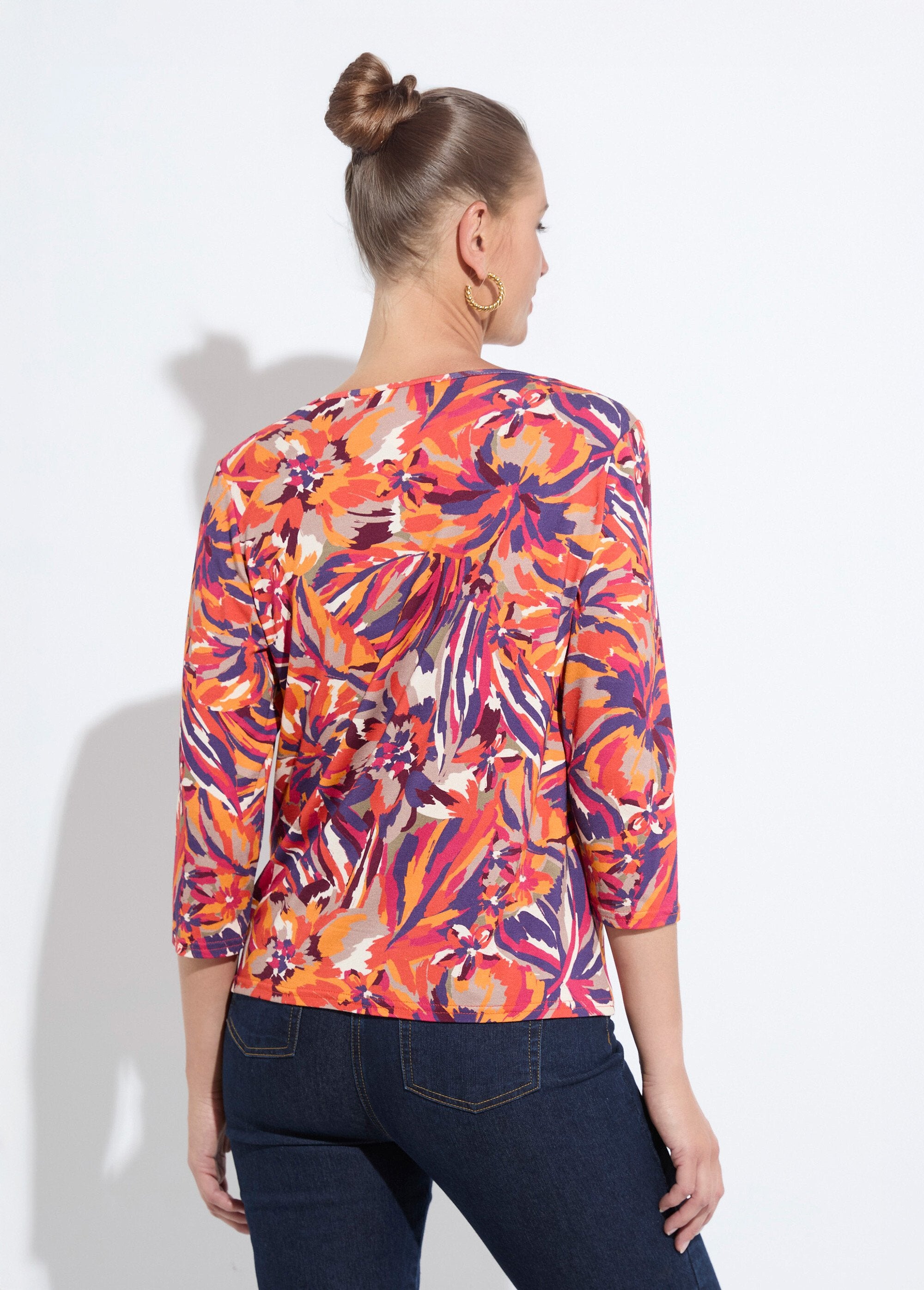 Round_neck_t-shirt_with_3/4_sleeves_Honey_print_DO1_slim