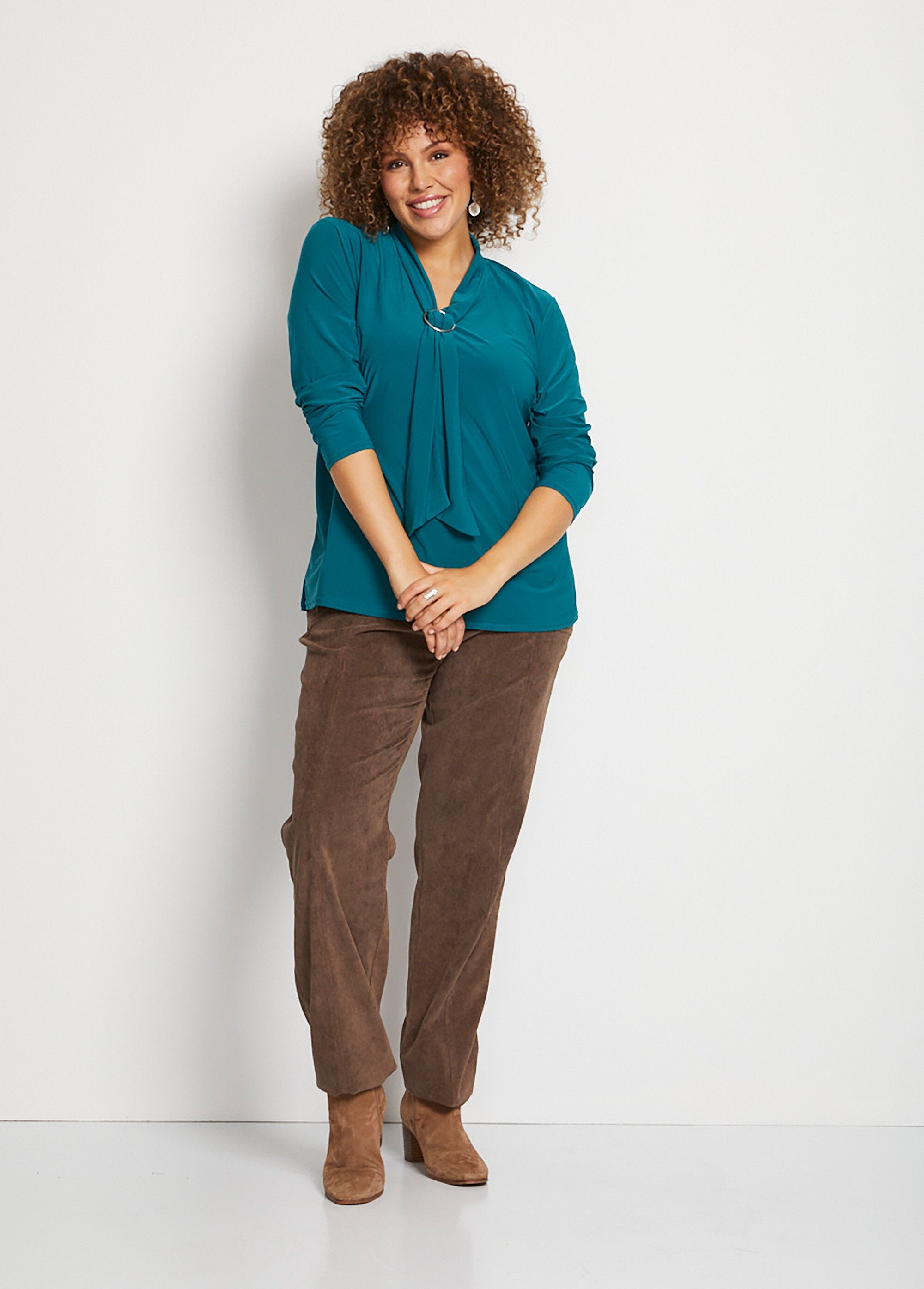 Long-sleeved_pussy-bow_effect_T-shirt_Duck_SF1_curvy