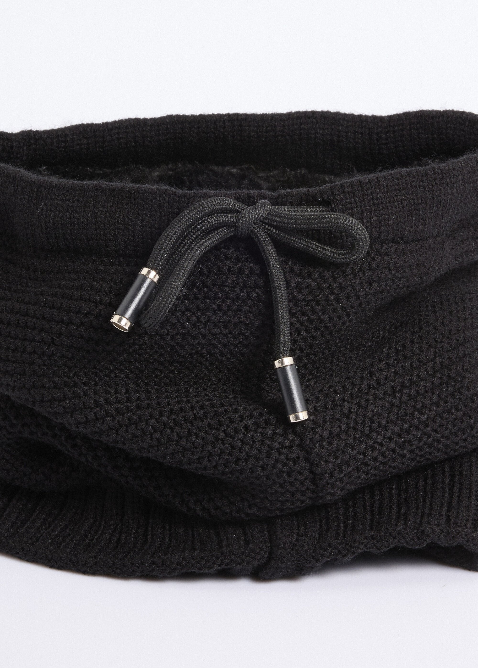 Knit_and_sherpa_neck_warmer,_rice_stitch_Black_DE1_slim