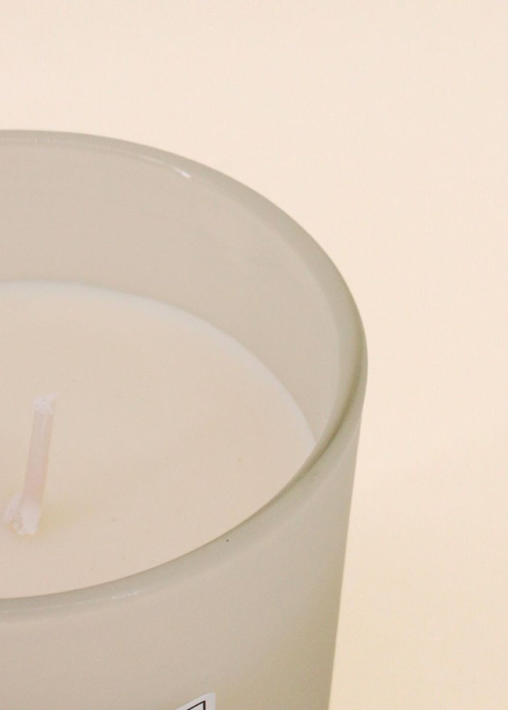 Scented_candle_in_a_glass_jar_with_a_lid_Beige_DE2_slim