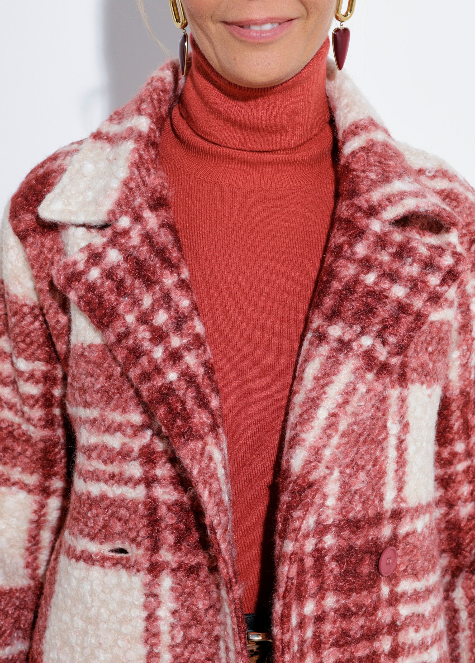 Long_plaid_pea_coat_in_a_bouclé_wool_style_Brick_and_ecru_DE1_slim