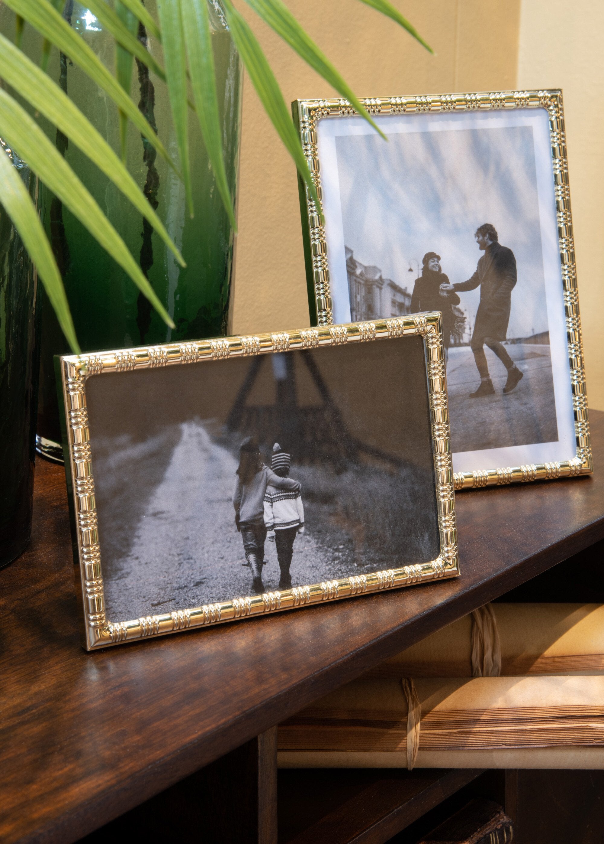 Golden_rectangular_photo_frame_Golden_DE1_slim