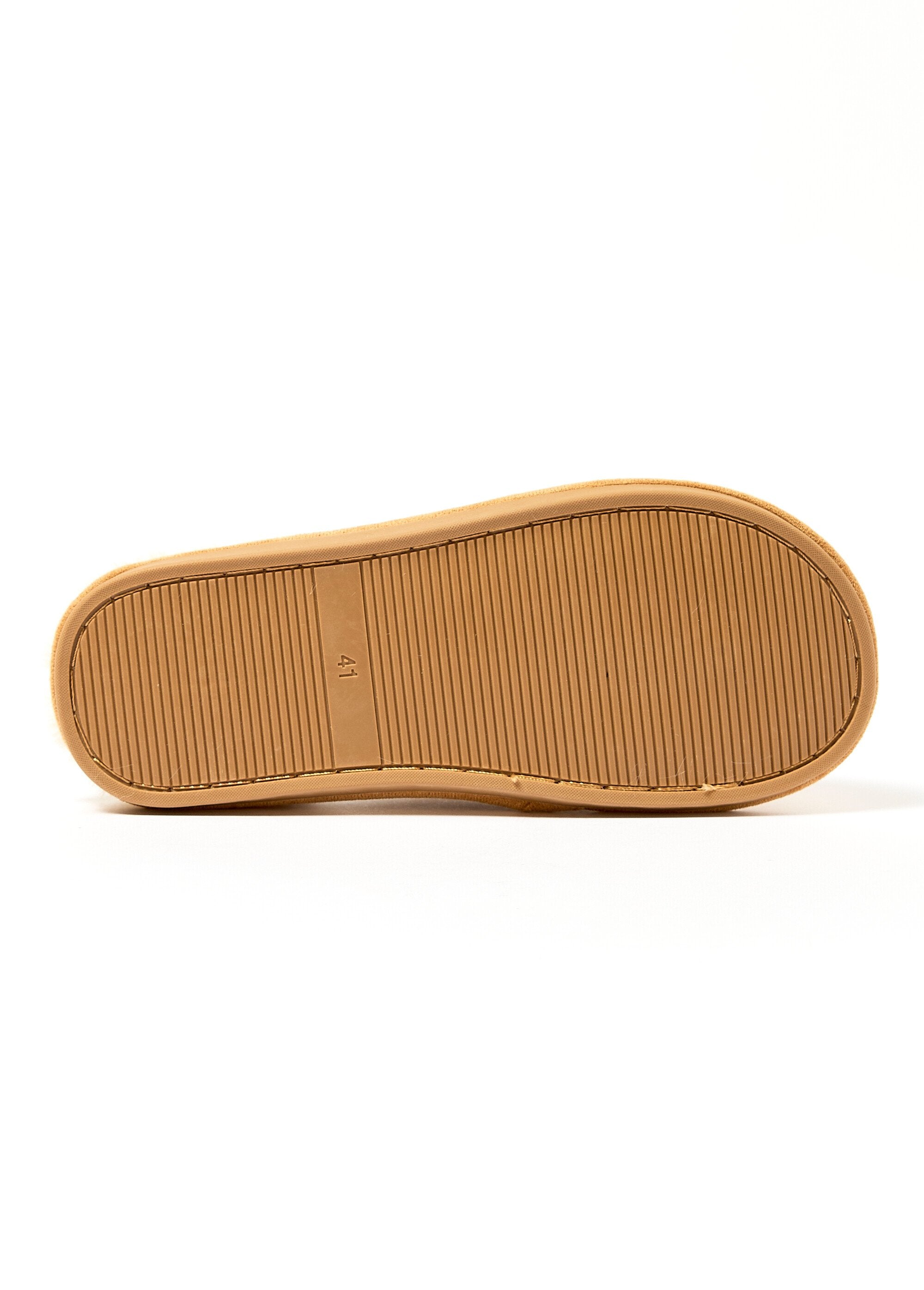 Warm_fur-lined_slippers_with_a_leather_look_camel_UN1_slim