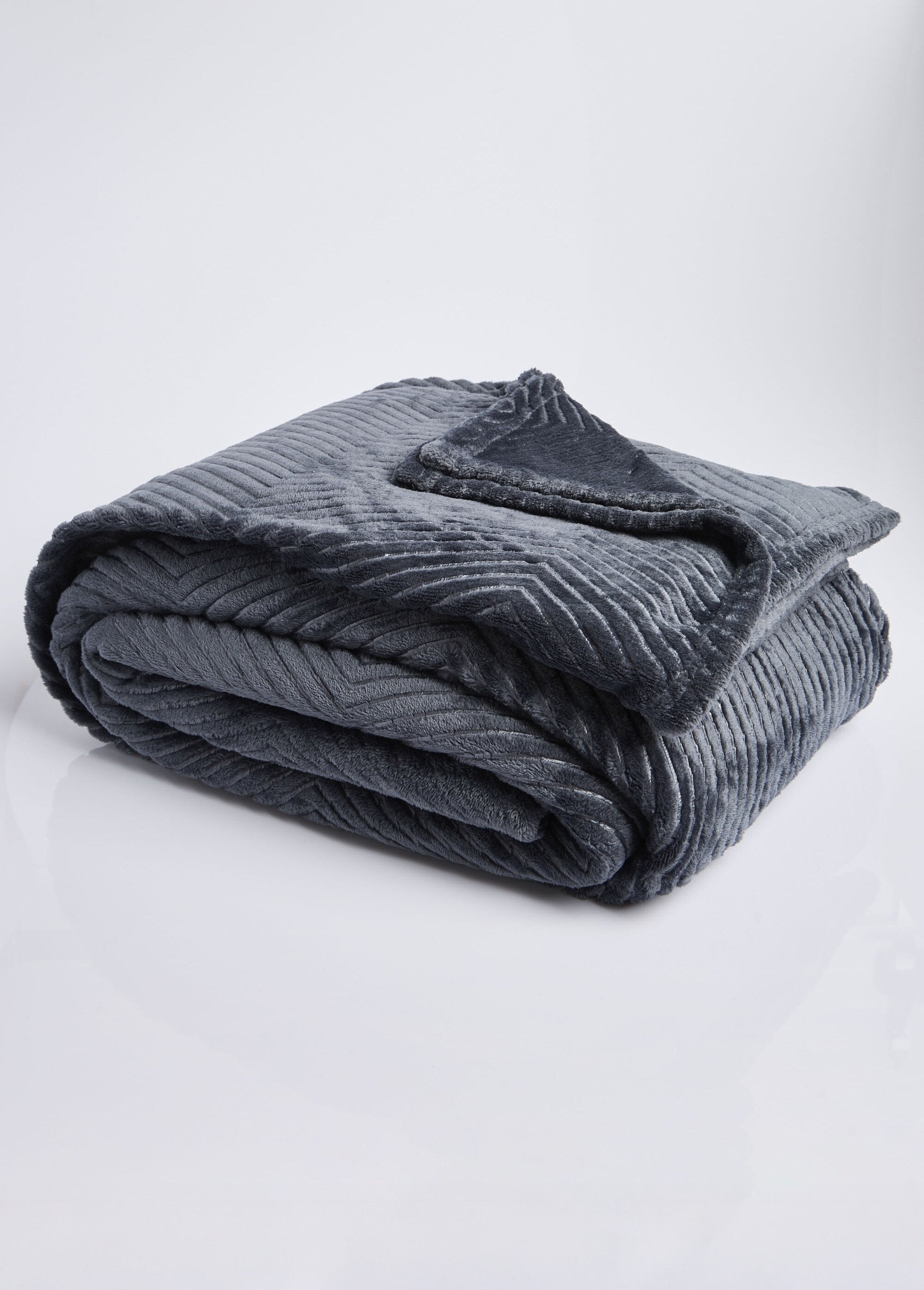 Herringbone_Microfiber_Blanket_Gray_FA1_slim