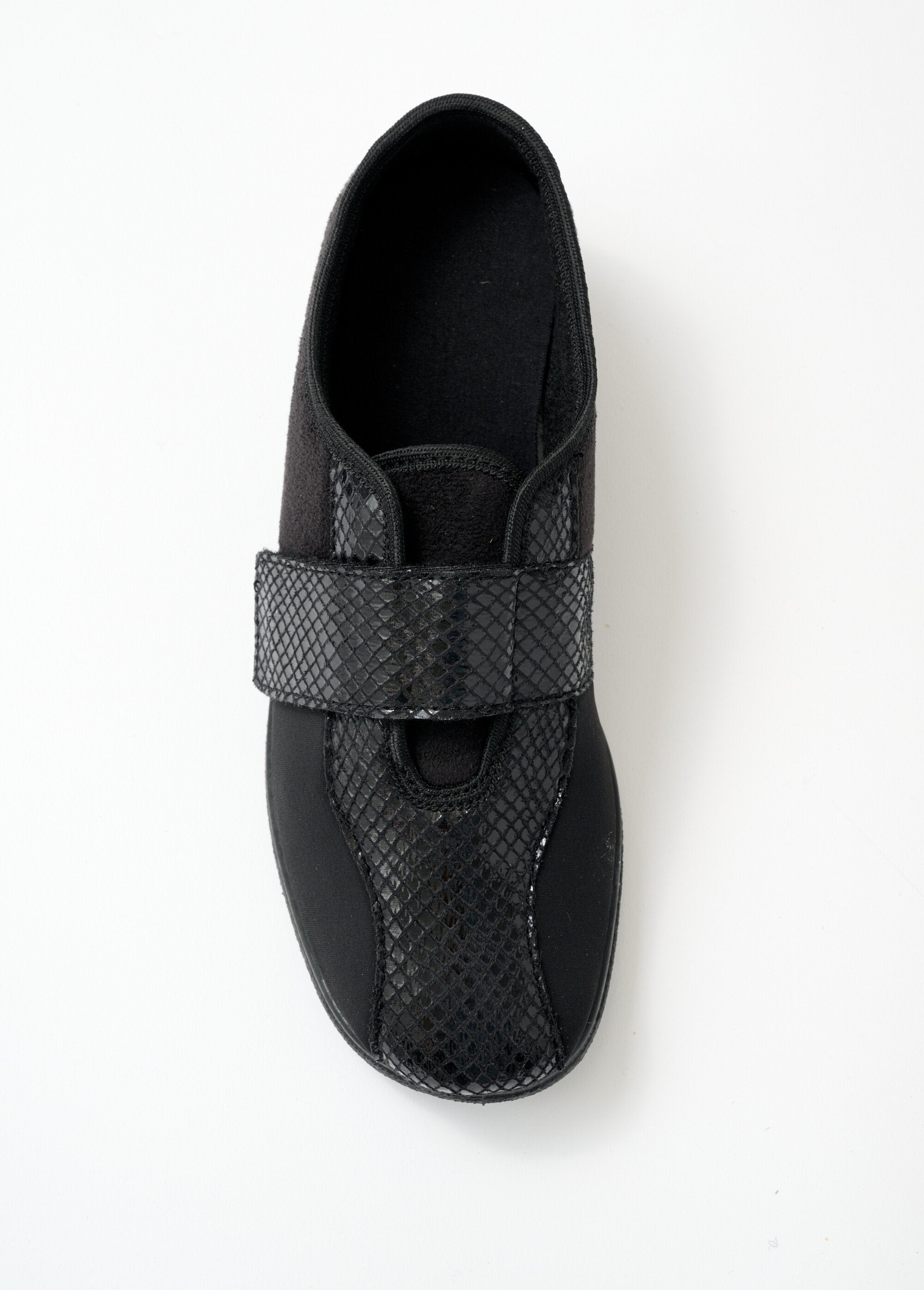 Wide_stretch_velcro_derby_Black_OV1_slim