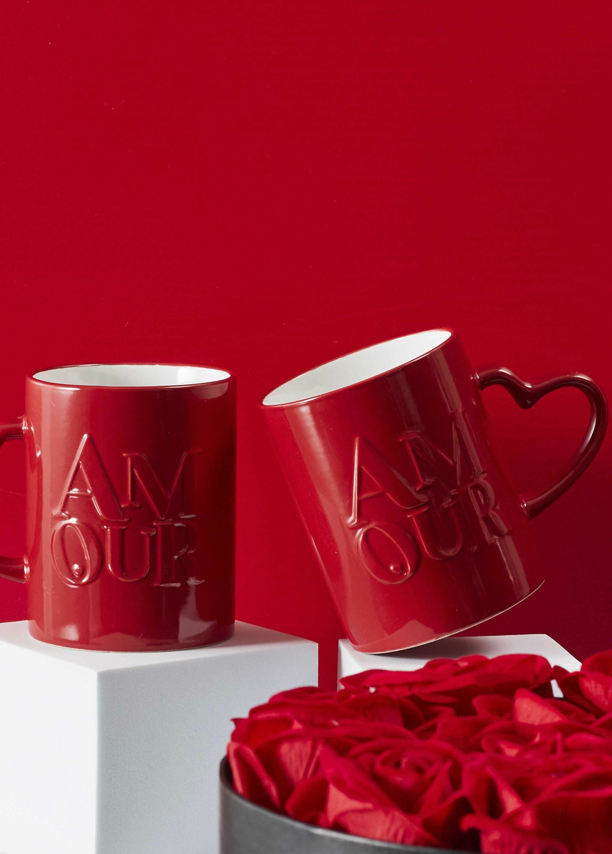 Duo_mugs_Amour_en_grès,_avec_anse_coeur_Rouge_SF1_slim