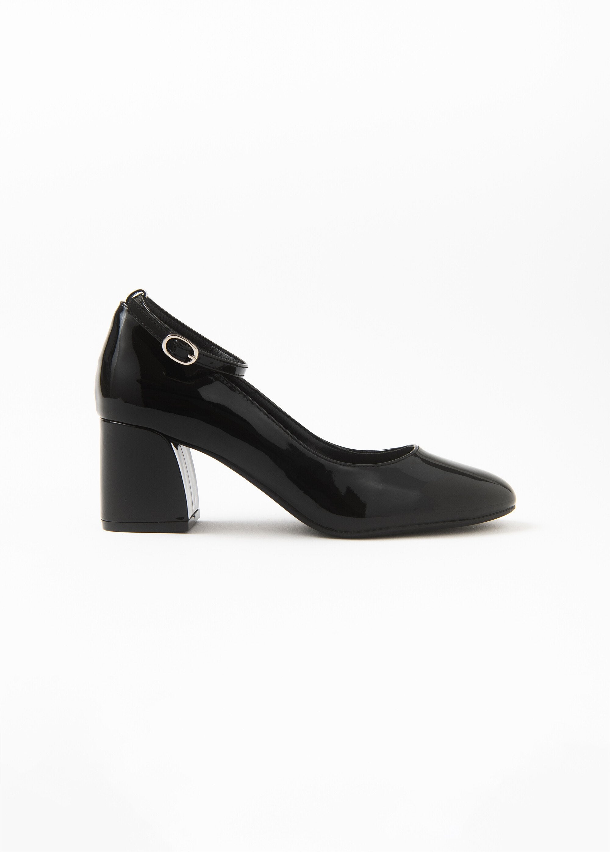 Patent_pumps_with_ankle_strap_heel_Black_varnish__DR1_slim