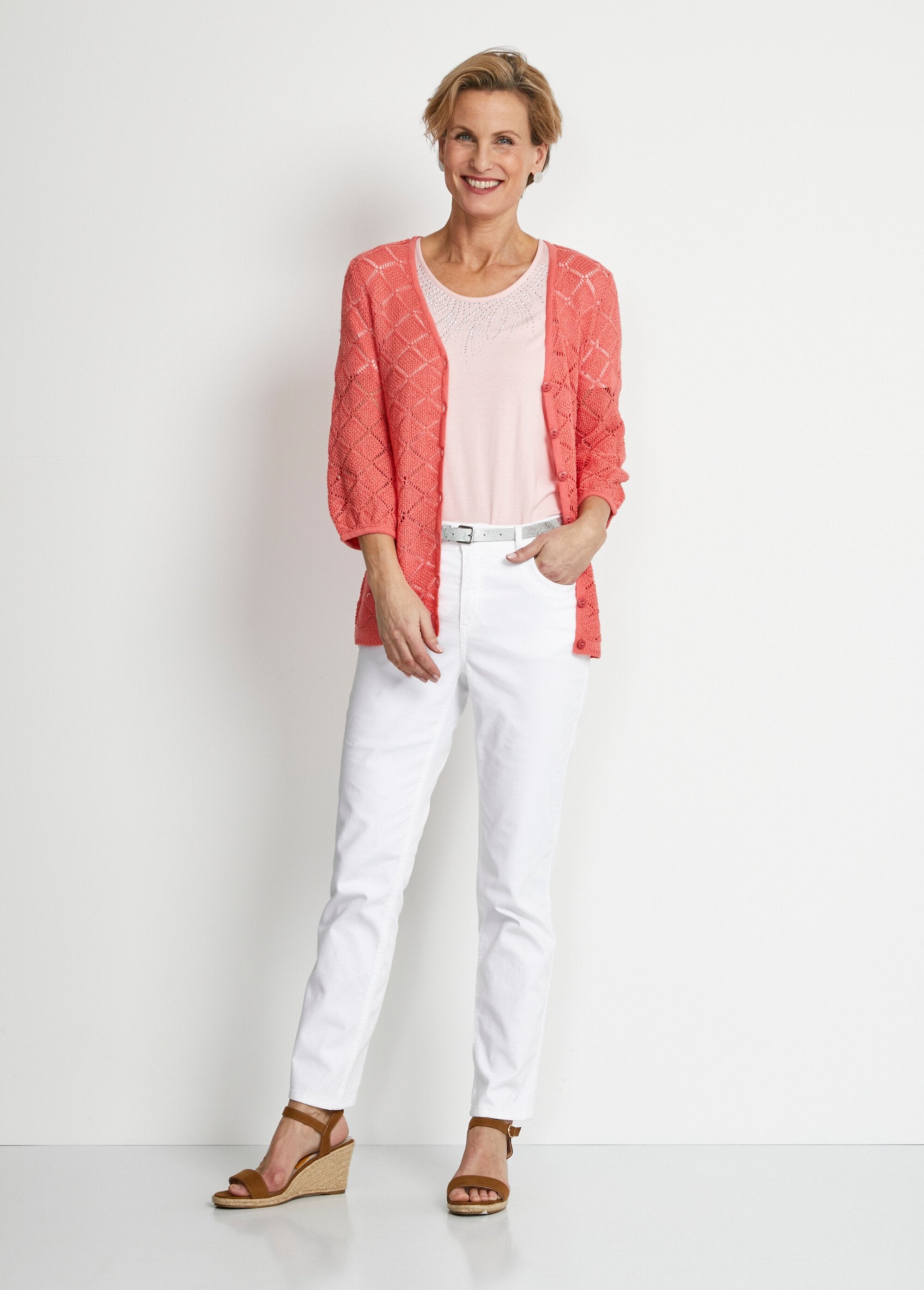 Short_buttoned_V-neck_openwork_cardigan_Coral_SF1_slim