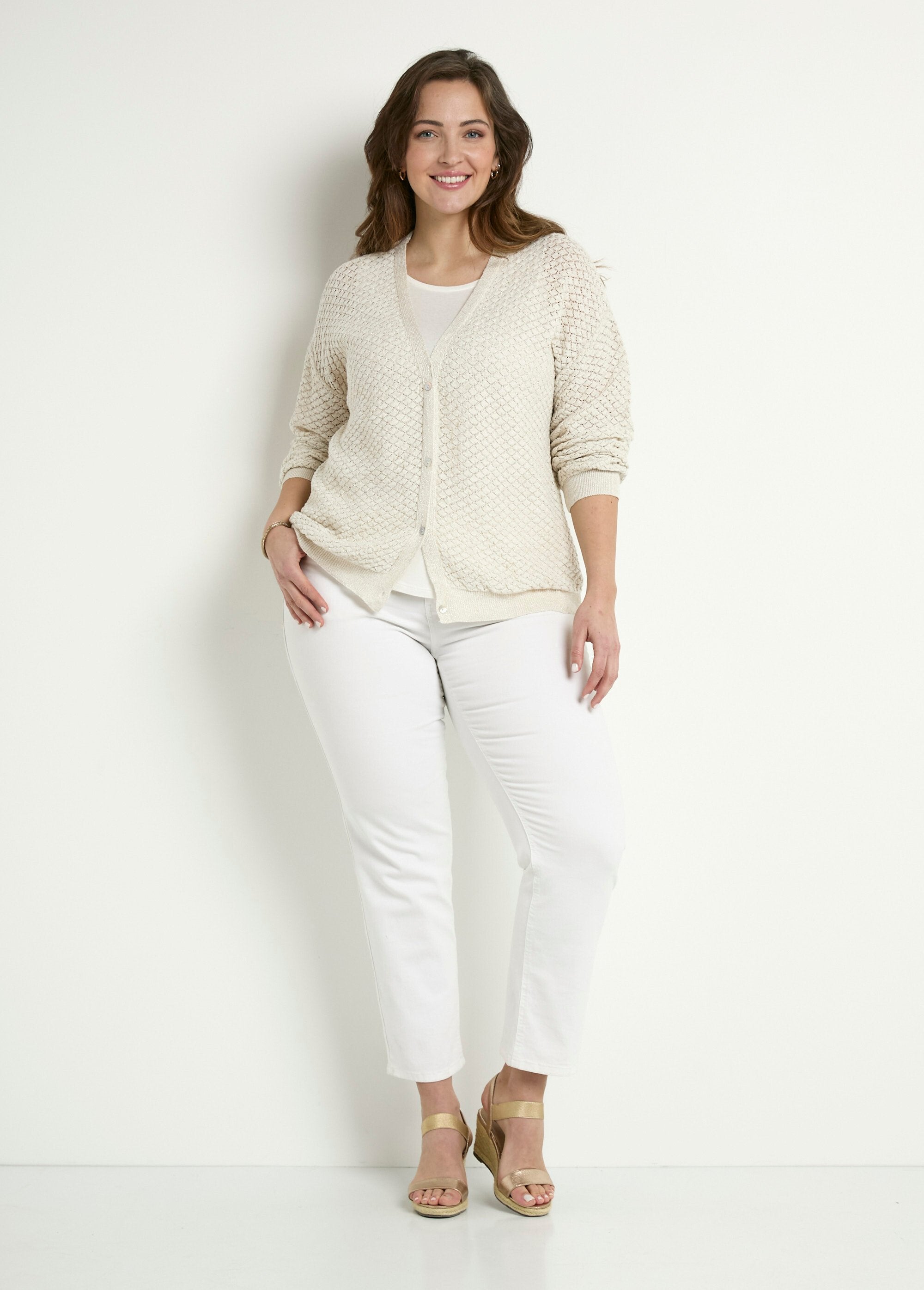 Short_buttoned_vest_with_V-neck_and_long_sleeves_Golden_beige_SF1_curvy