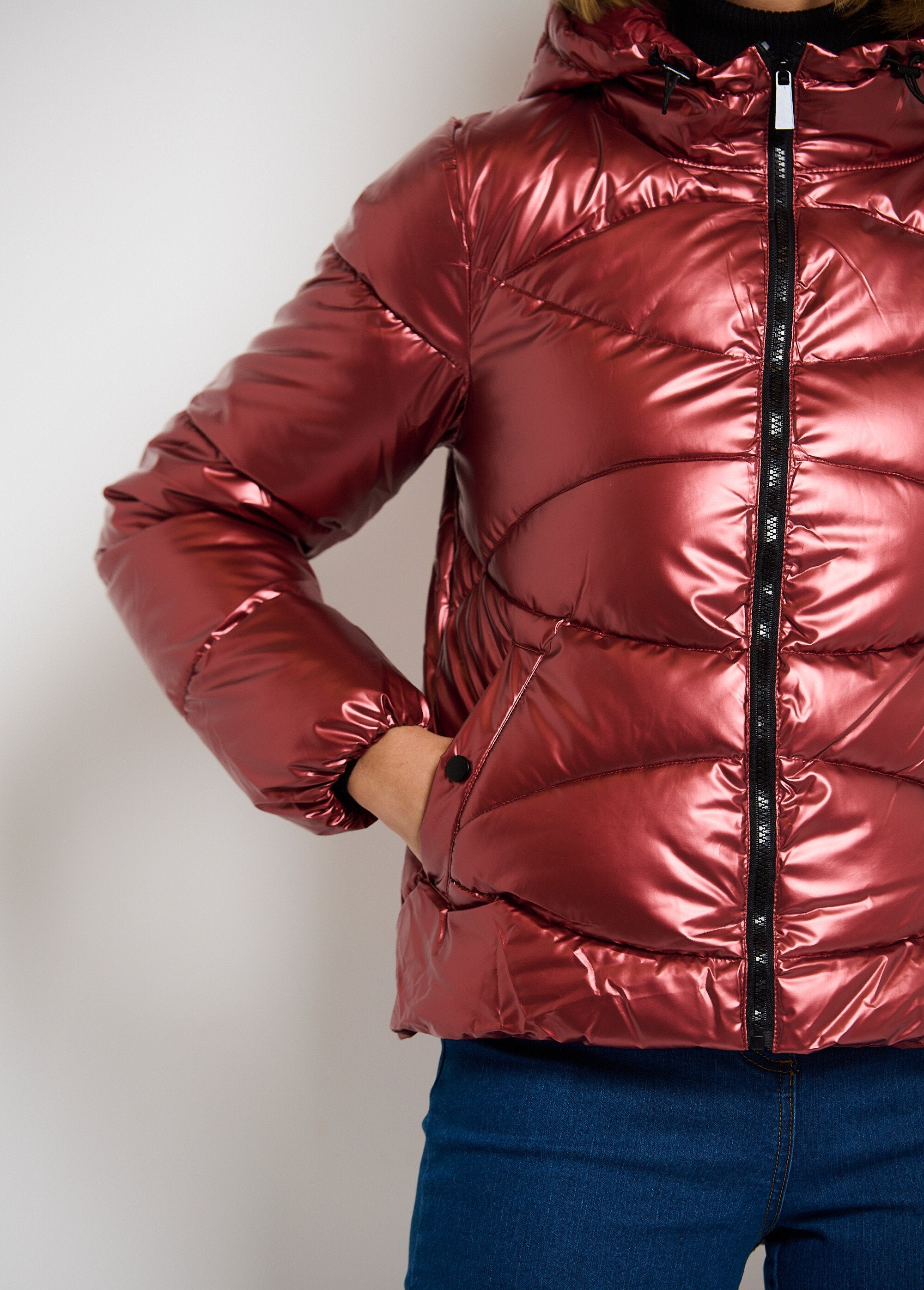 Warm_metallic_down_jacket_with_hood_Brick_DE1_slim