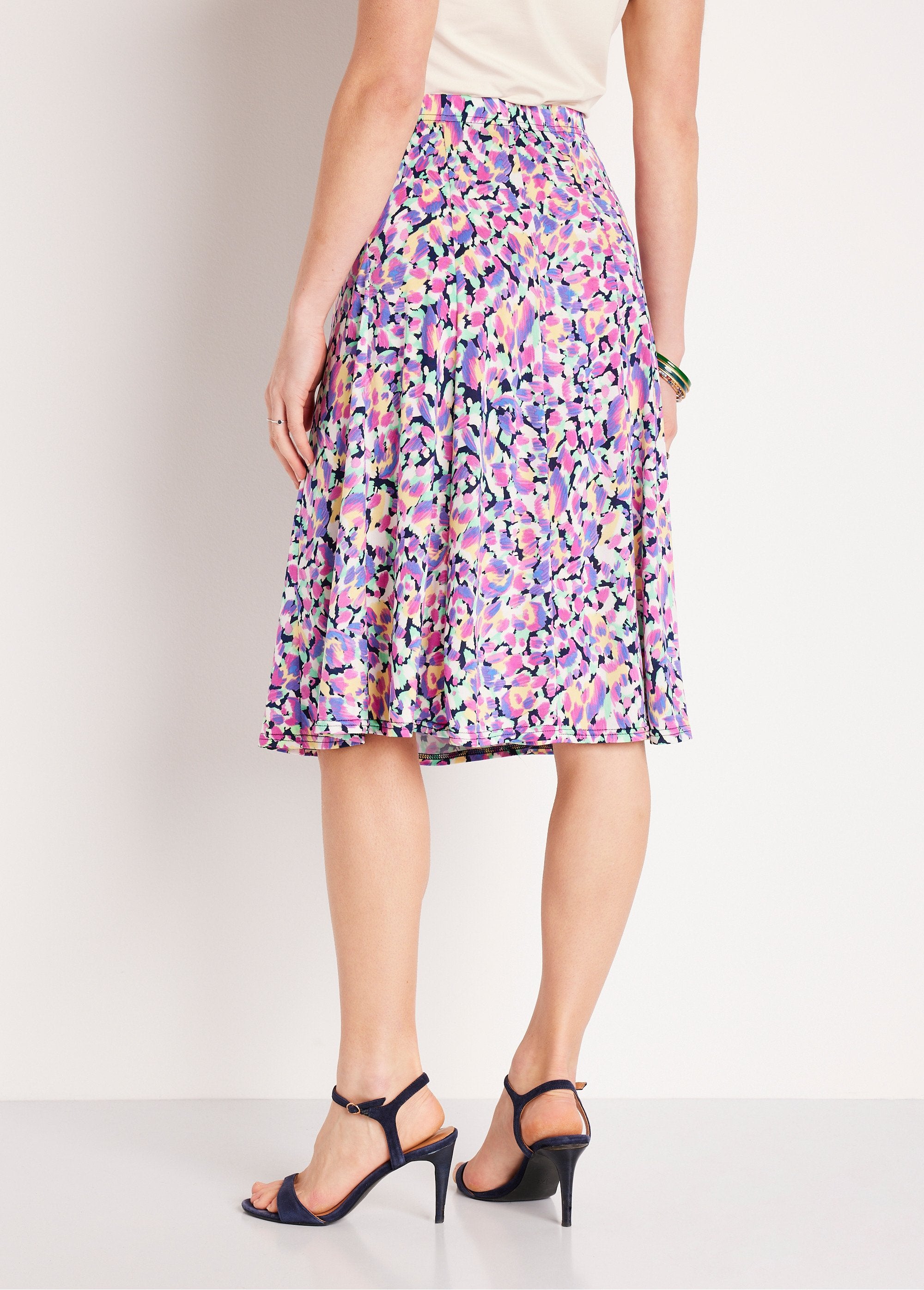 Mid-length_flared_skirt_Parma_print_DO1_slim