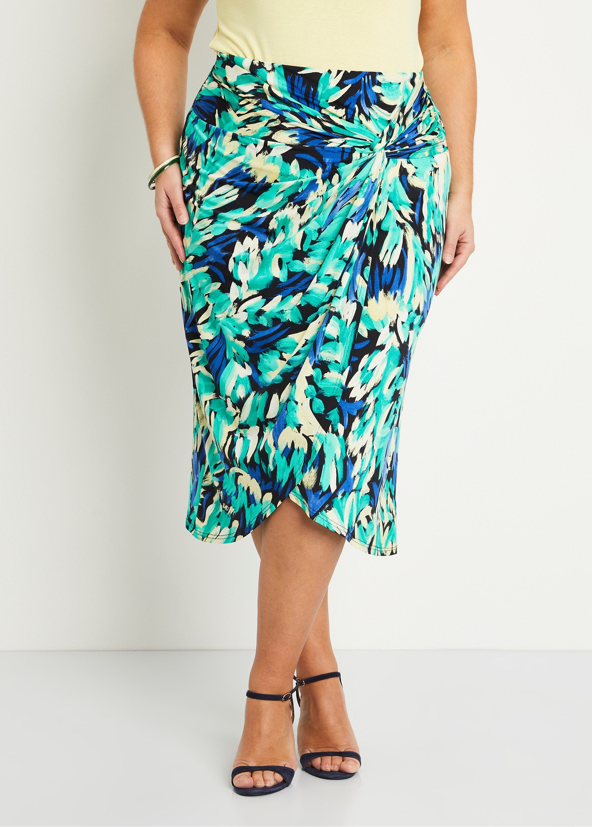 Long_straight_skirt_with_knitted_wrap_effect_Blue_and_green_FA1_curvy