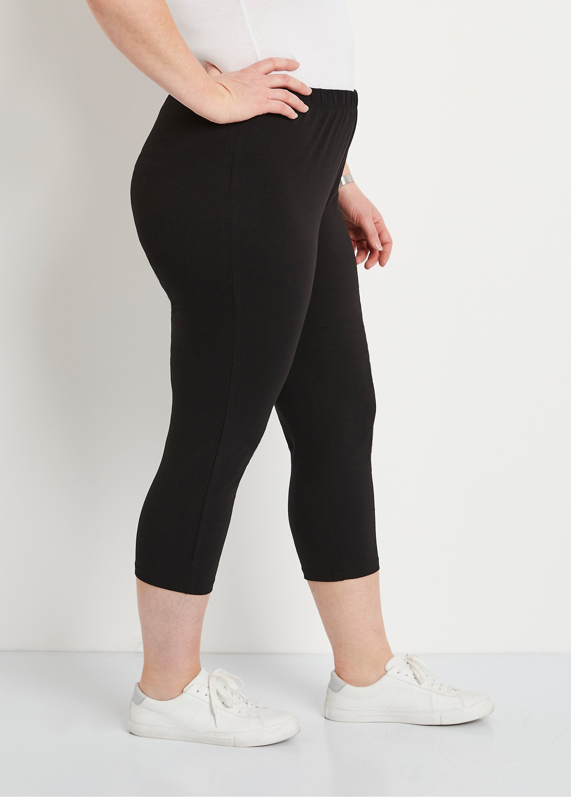 Short_cotton_leggings_with_elasticated_waist_Black_DR1_curvy