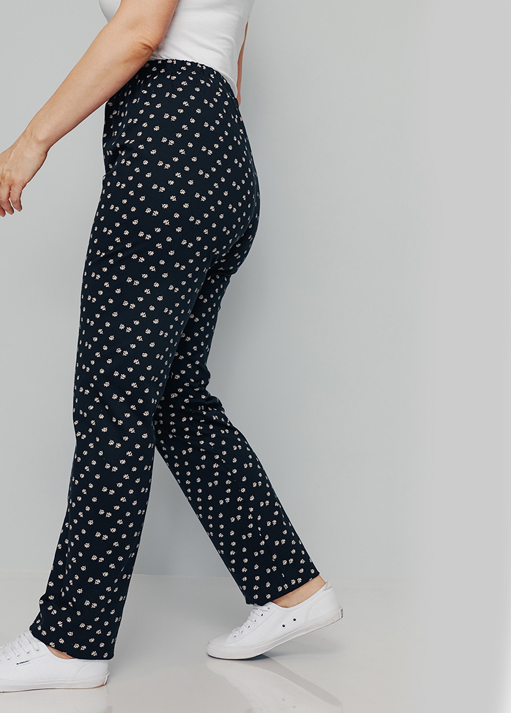 Cotton_jersey_elasticated_waist_leggings_Navy_print_DR1_curvy