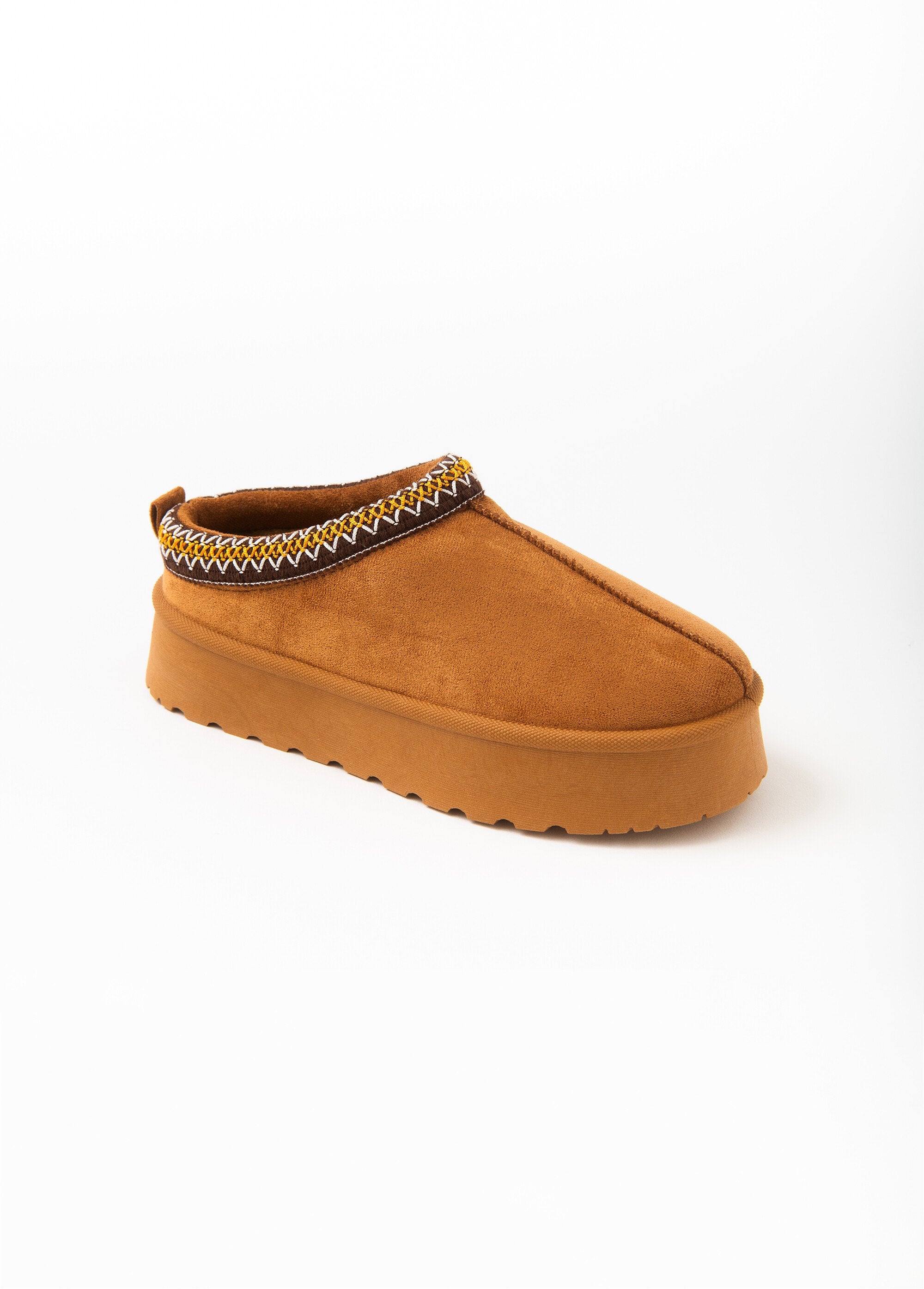 Warm_clog-style_wedge_mules_camel_FA1_slim