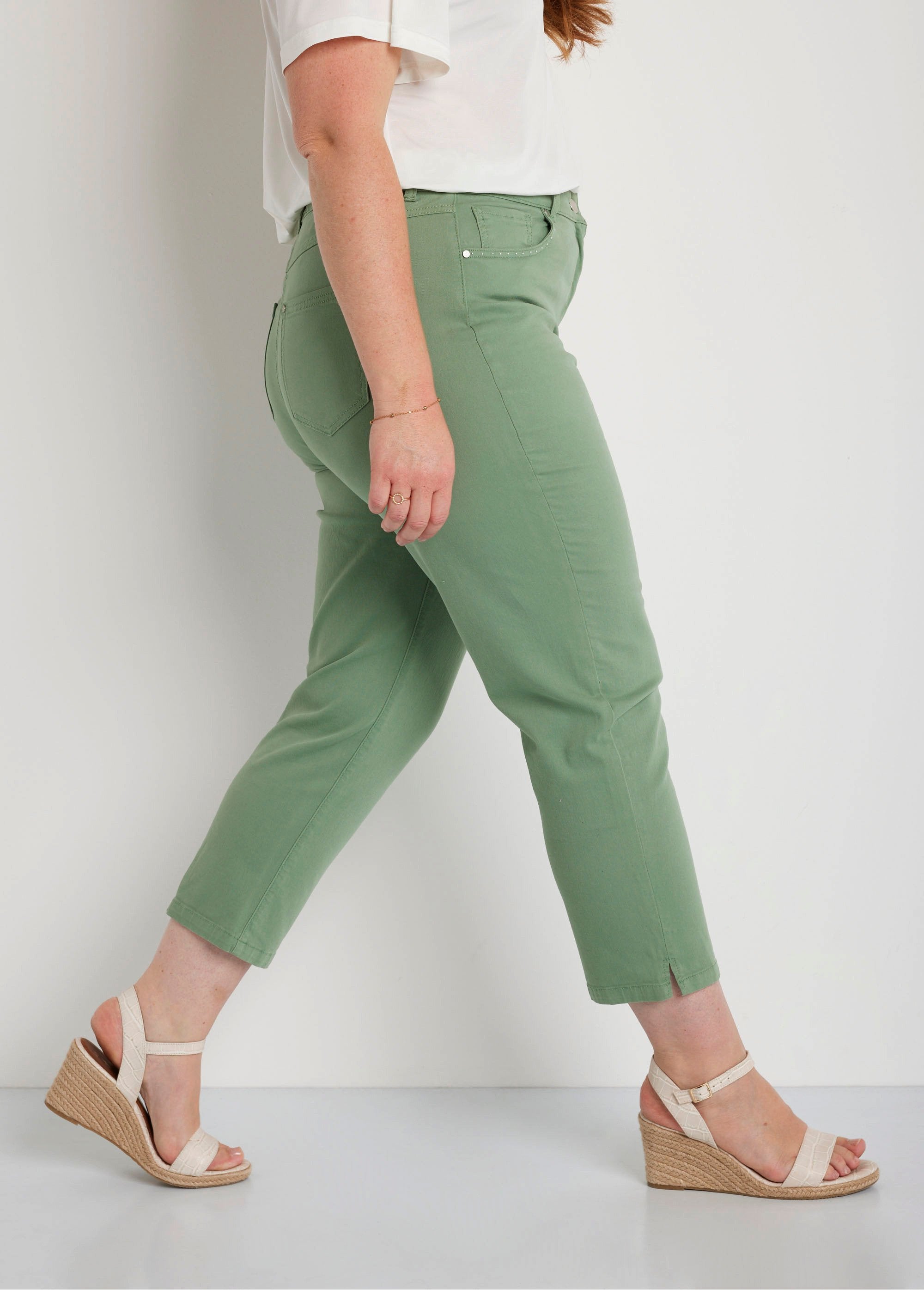 Cropped_pants_with_elasticated_belt_and_5_pockets_Linden_DR1_curvy