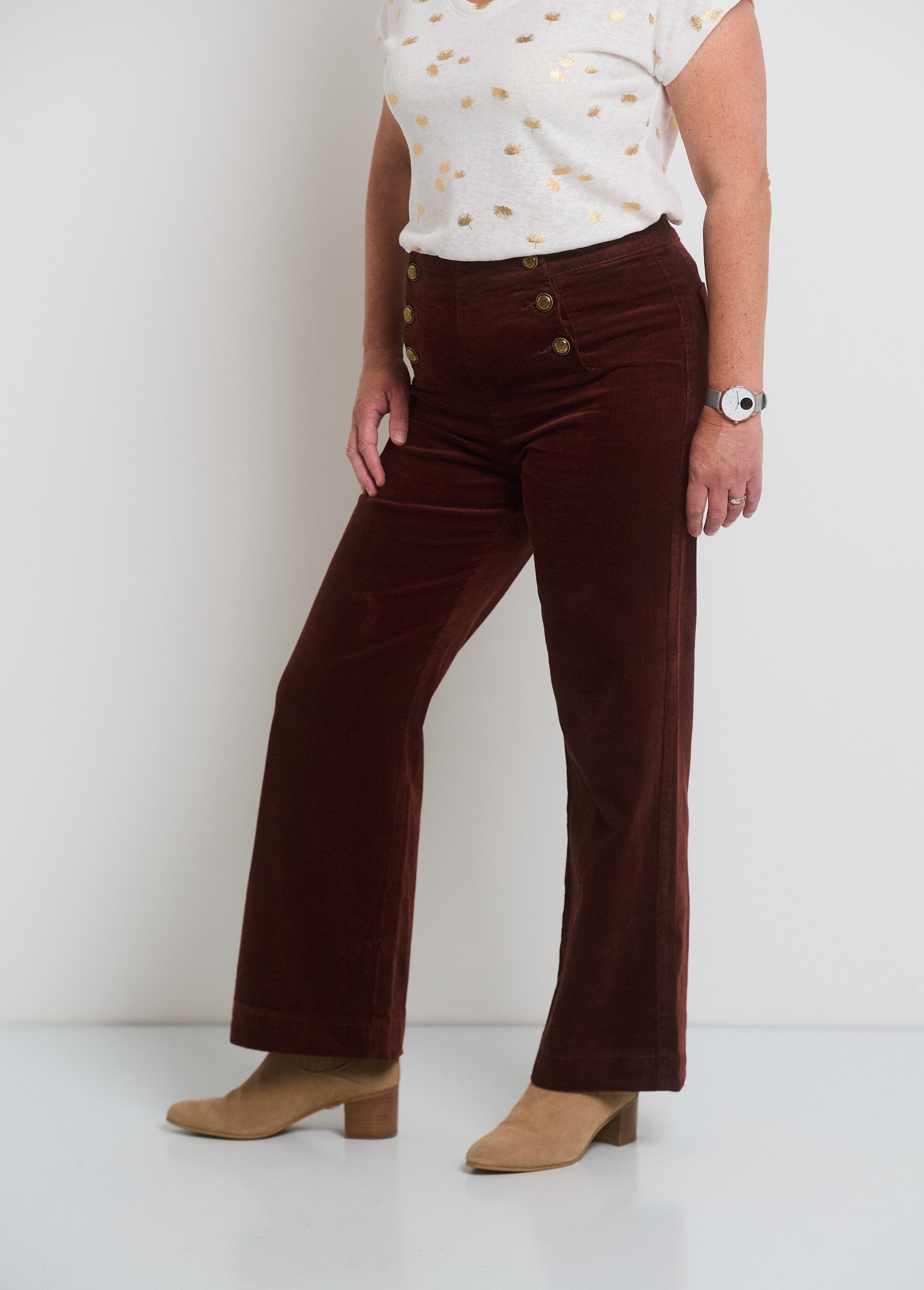 Flared_Velvet_Bridge_Pants_Brown_GA1_slim