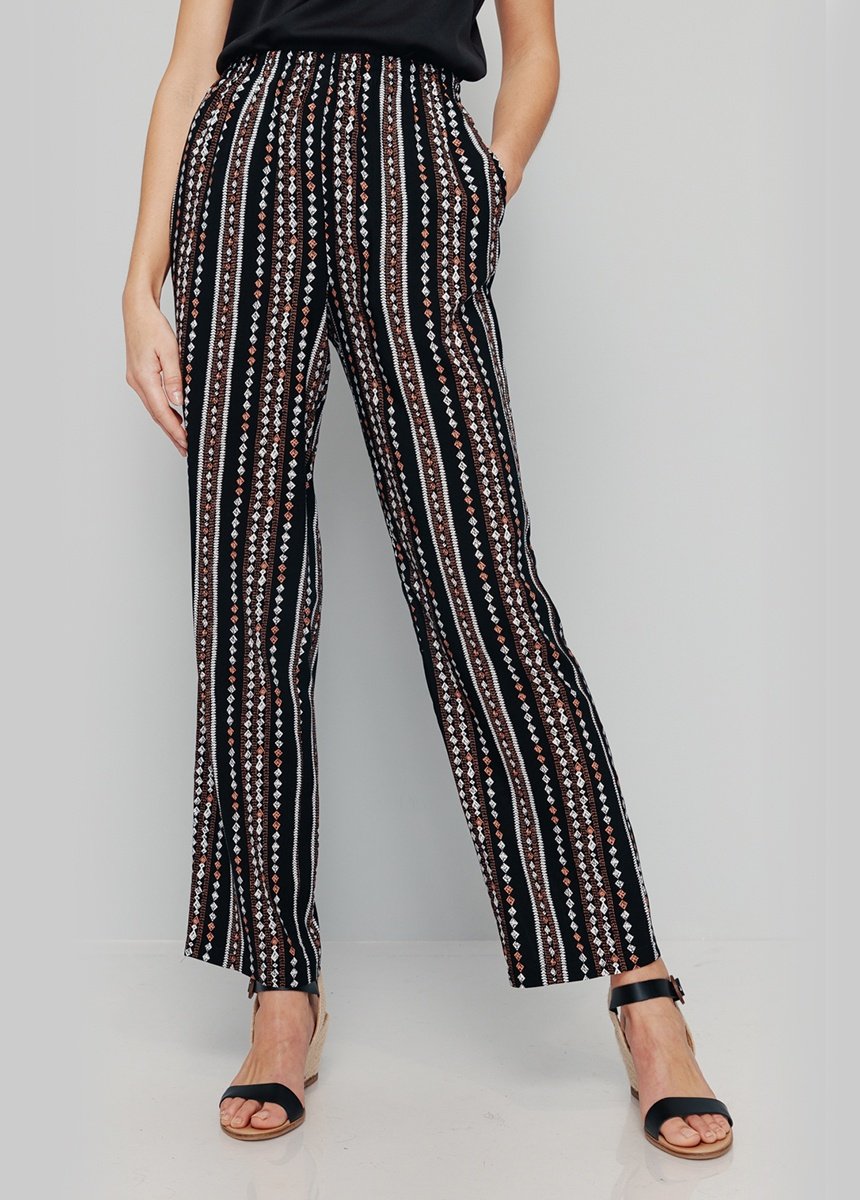 Elasticated_waist_printed_pants_Black_background_FA1_slim