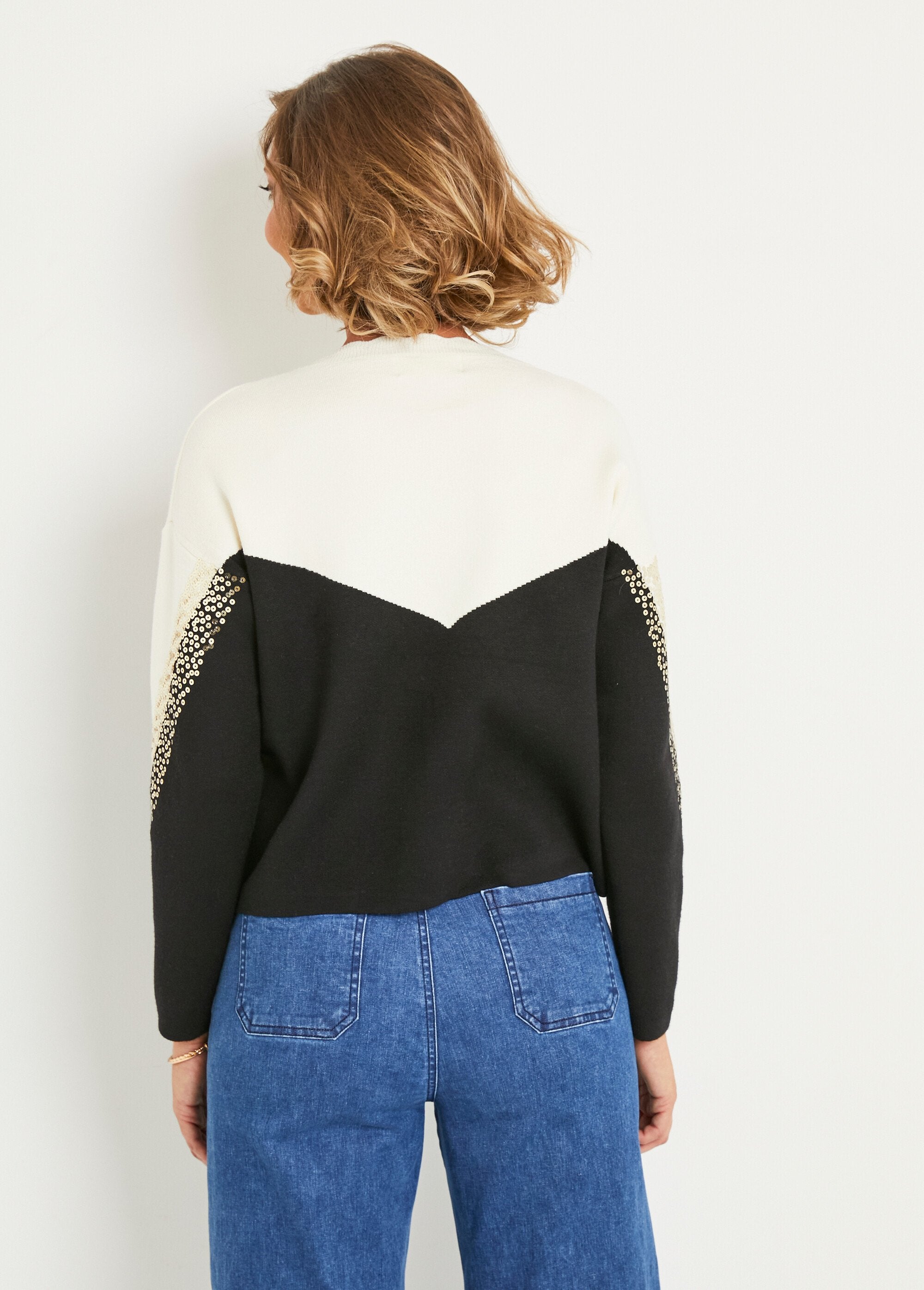 Two-tone_long-sleeved_sequin_sweater_Beige_and_black_DO1_slim