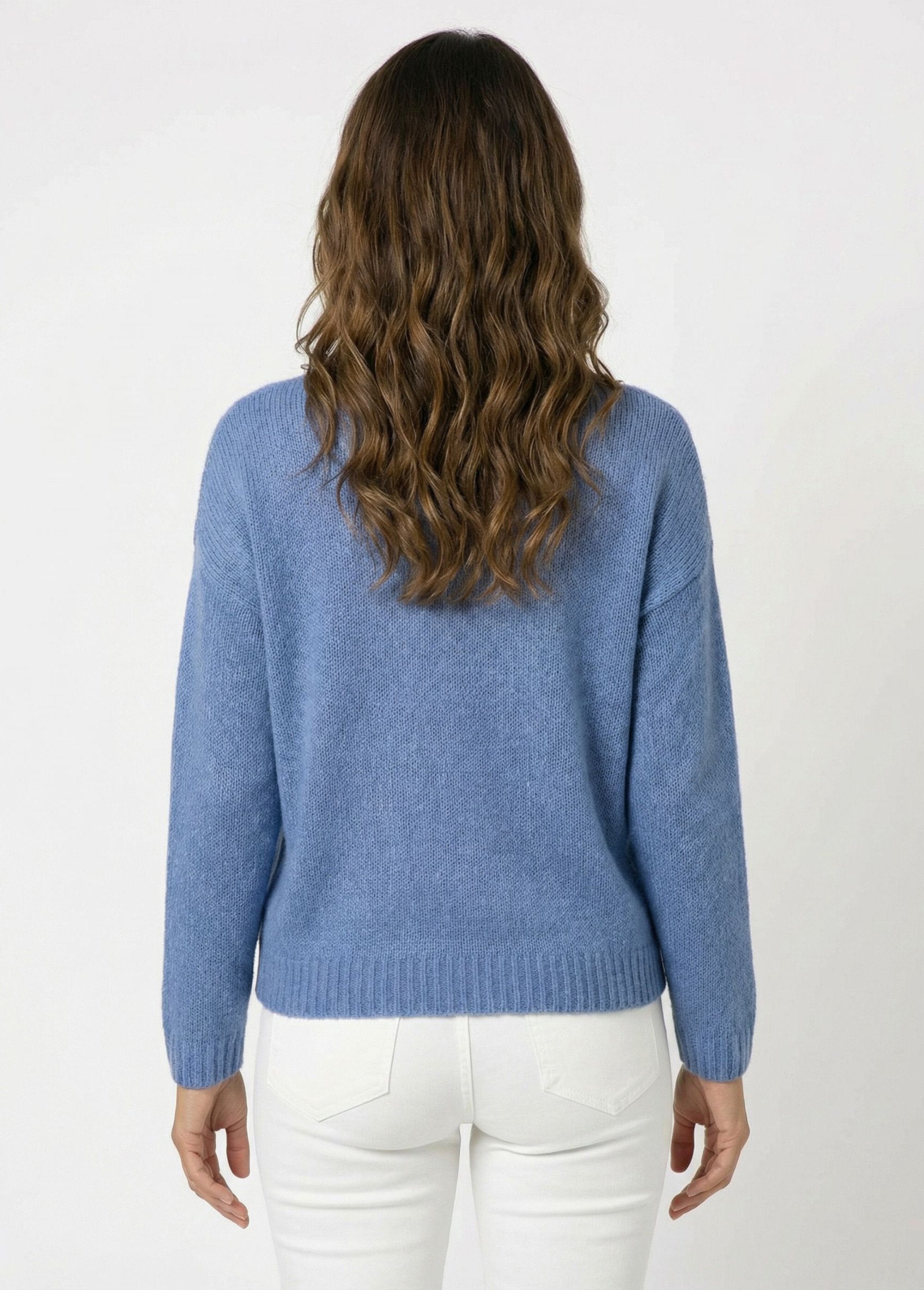 Pull_chaud_col_V_en_maille_avec_mohair_Bleu_denim_DO1_slim