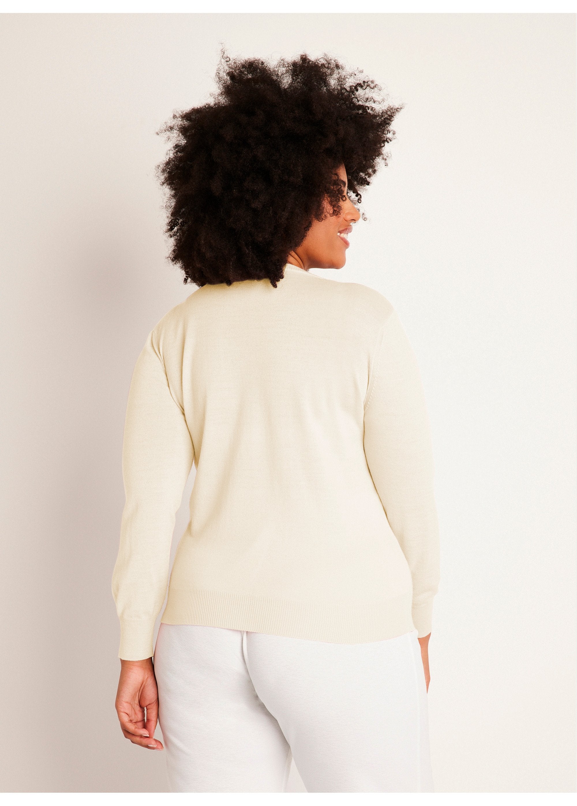 Round_neck_long_sleeve_merino_wool_sweater_Natural_DO1_curvy