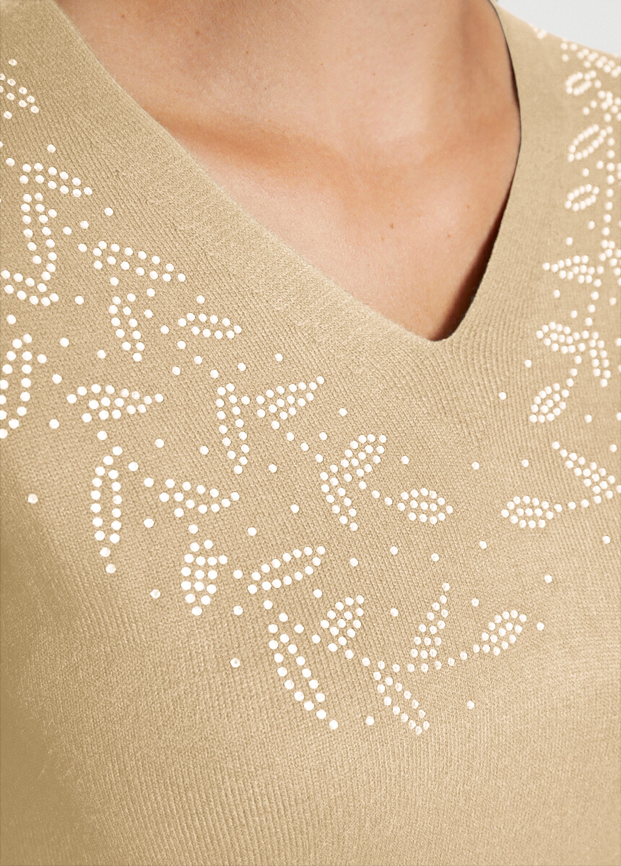 Long-sleeved_rhinestone_V-neck_sweater_Beige_DE2_slim