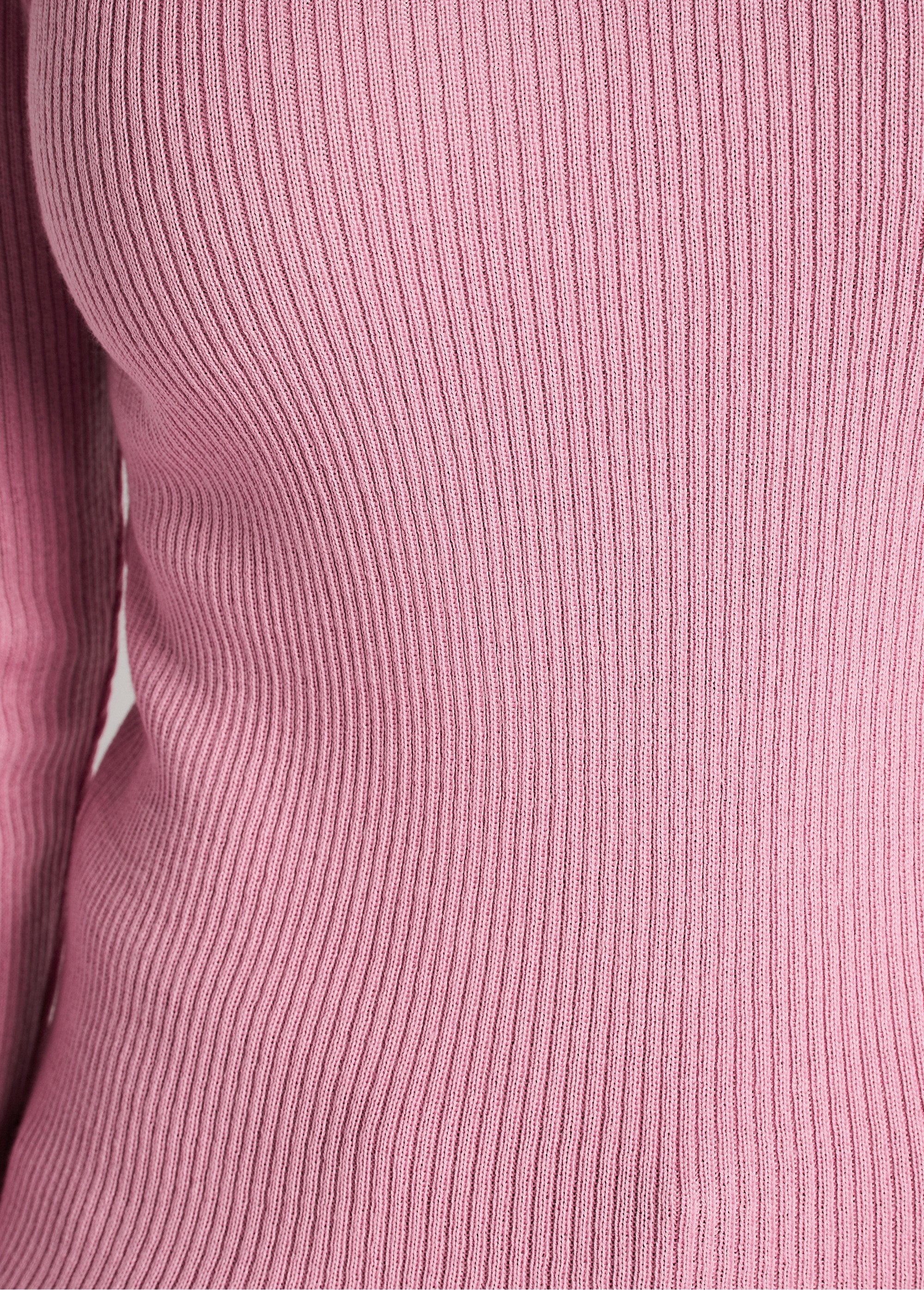 Tunisian_neckline_sweater_with_merino_wool_Powdery_pink_DE1_slim