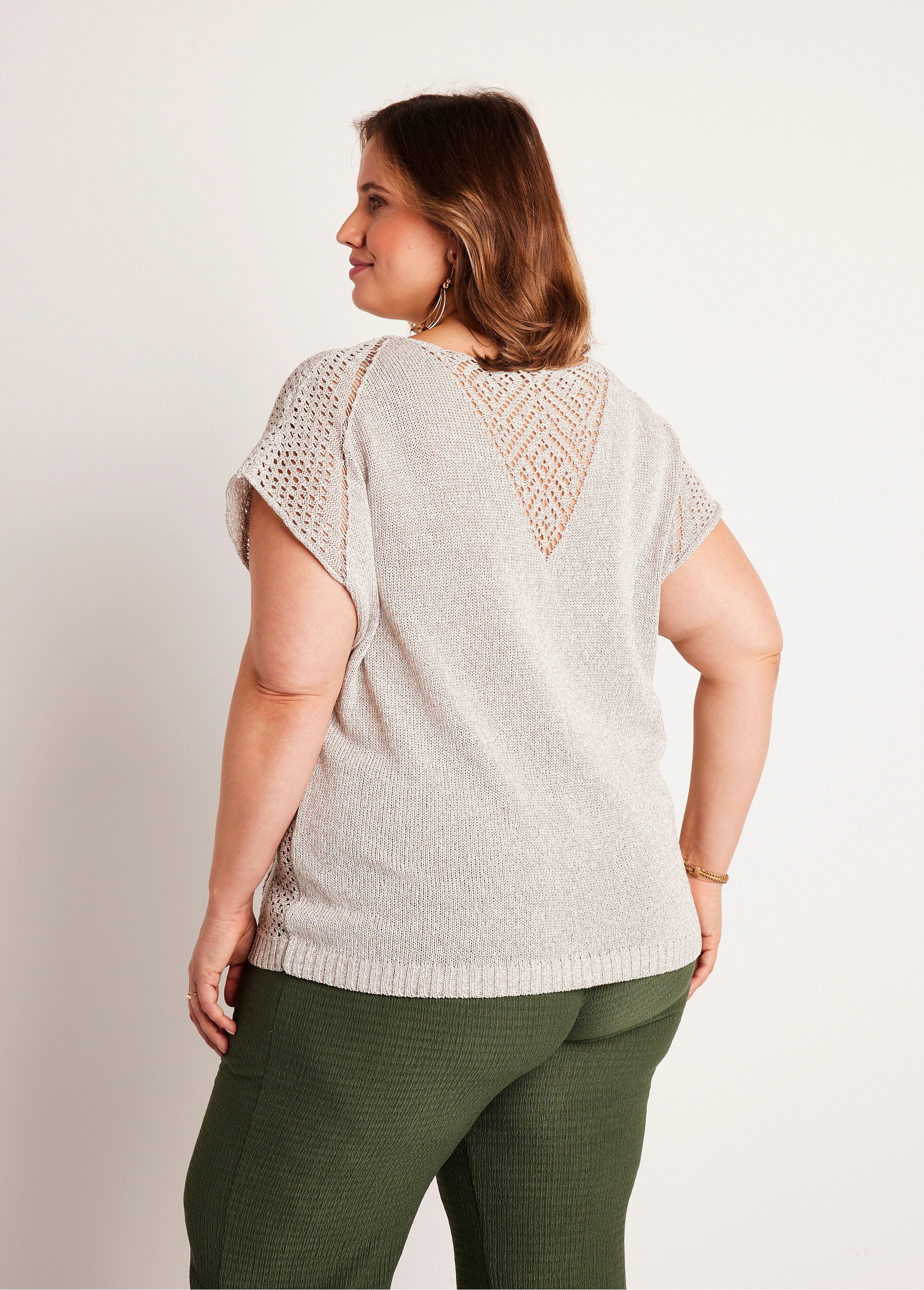 Fine_openwork_short-sleeved_sweater_Gray_DO1_curvy