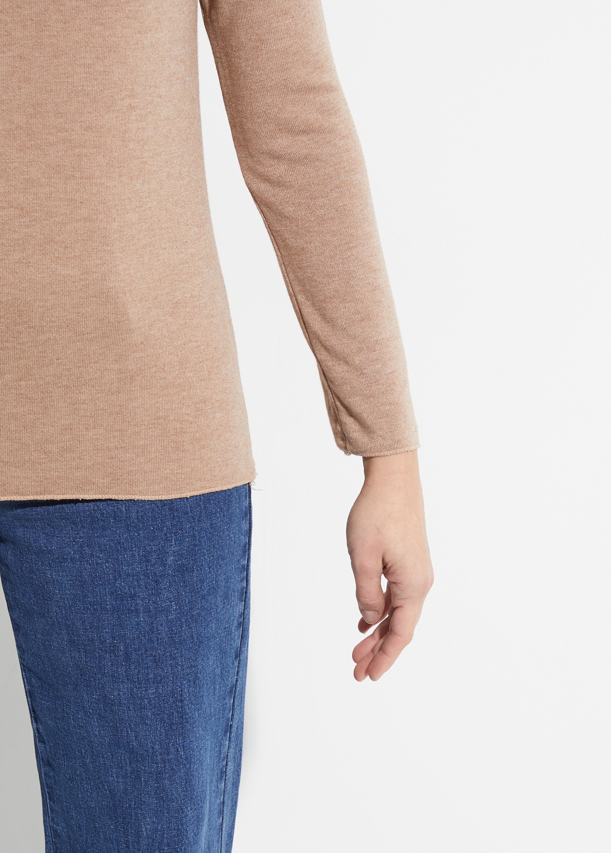 Thin_sweater_with_angora_and_wool,_V-neck_camel_DE1_slim