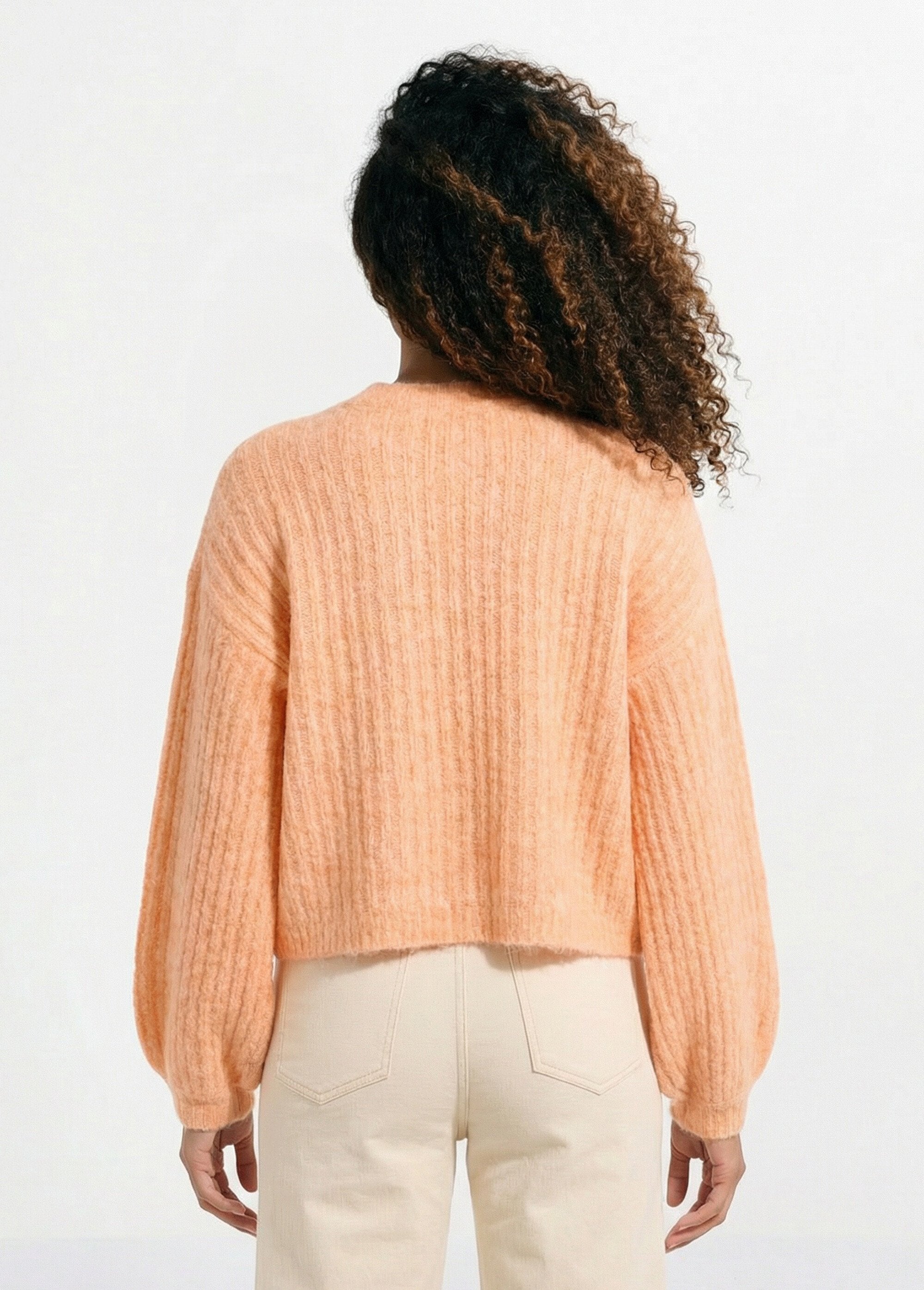 Pull_maille_loose,_manches_bouffantes_Peche_DO1_slim