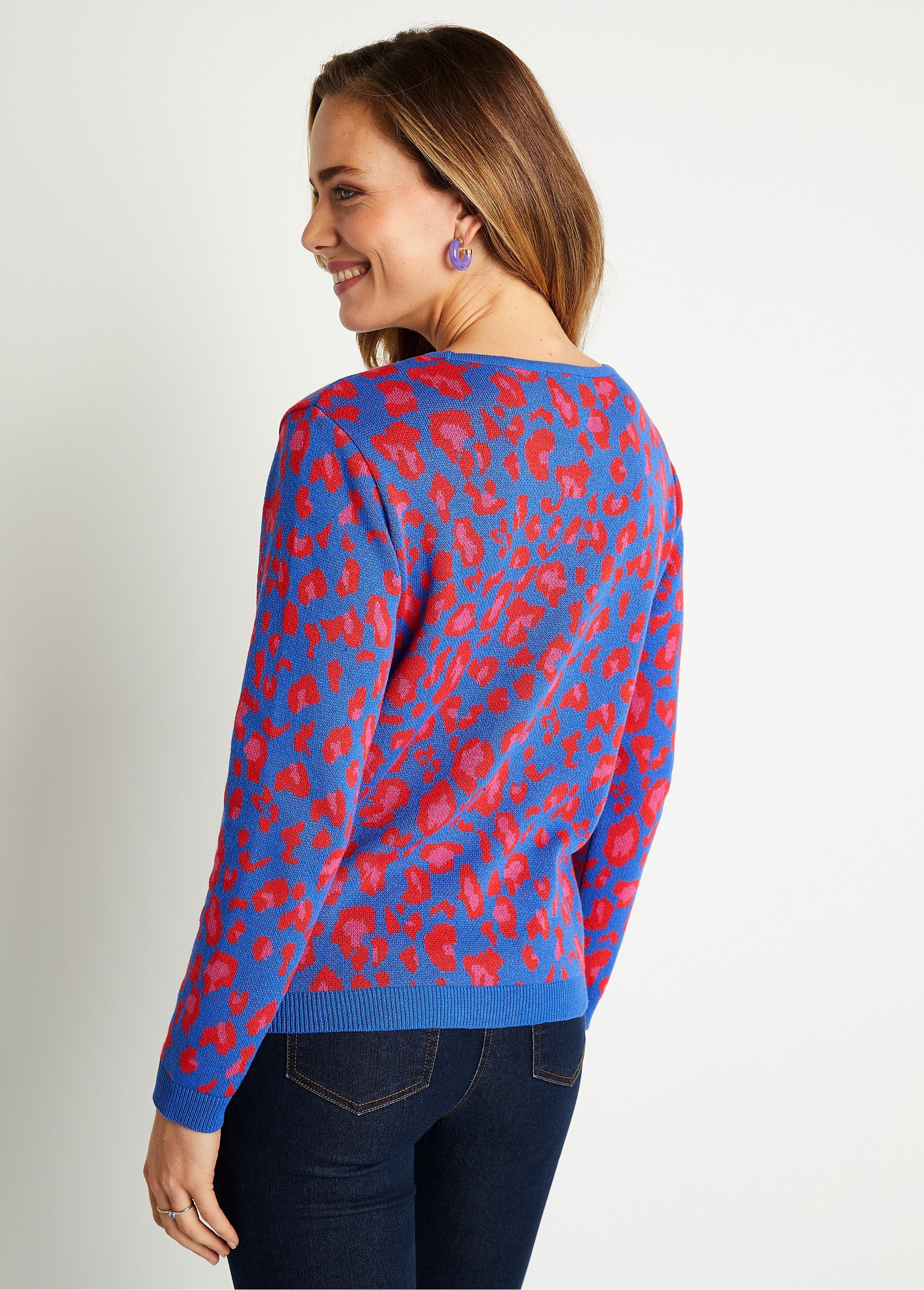 Leopard_pattern_round_neck_sweater_Blue_DO1_slim