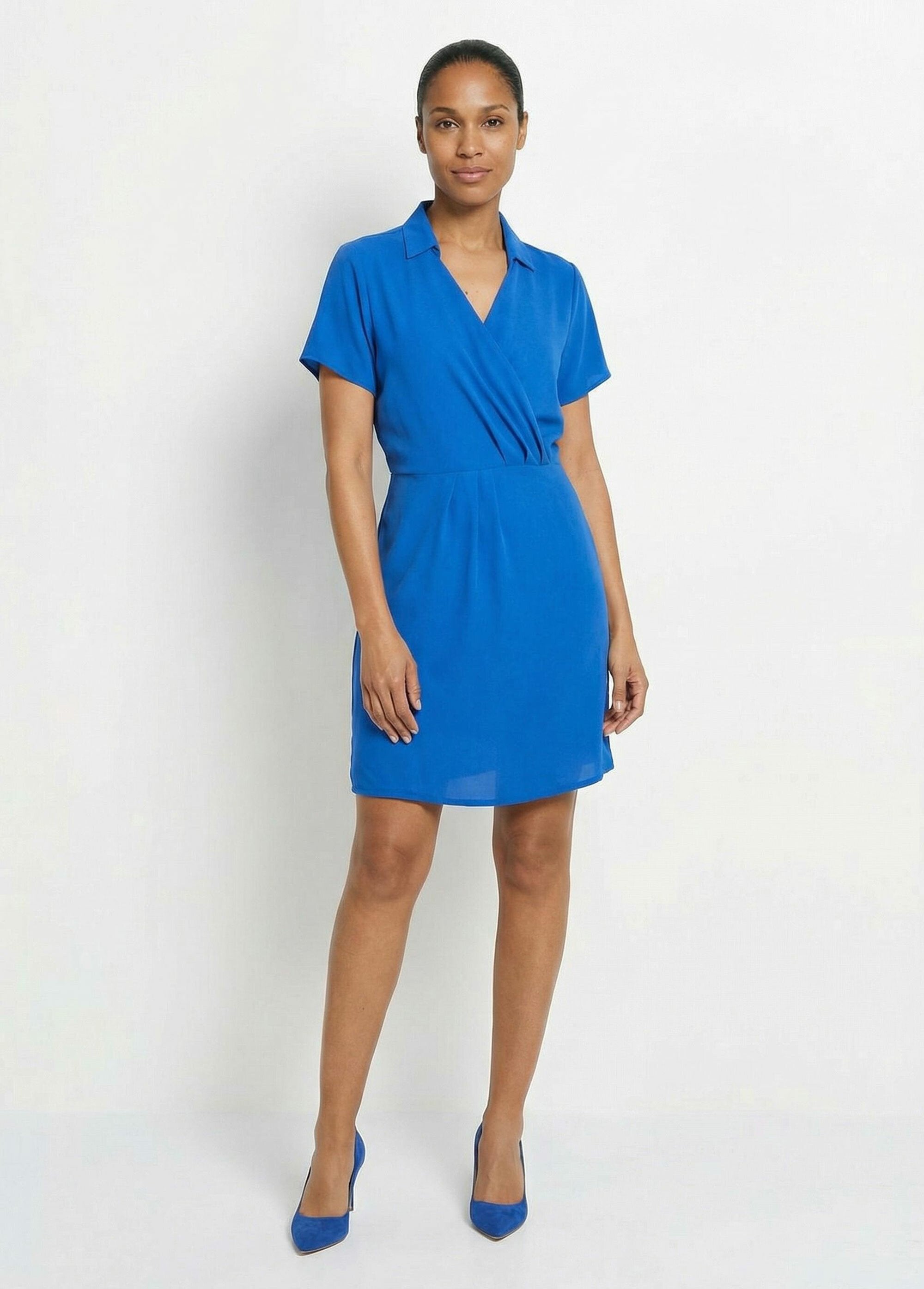 Robe_col_V_manches_courtes,_Essentiel_Bleu_vif_FA1_slim